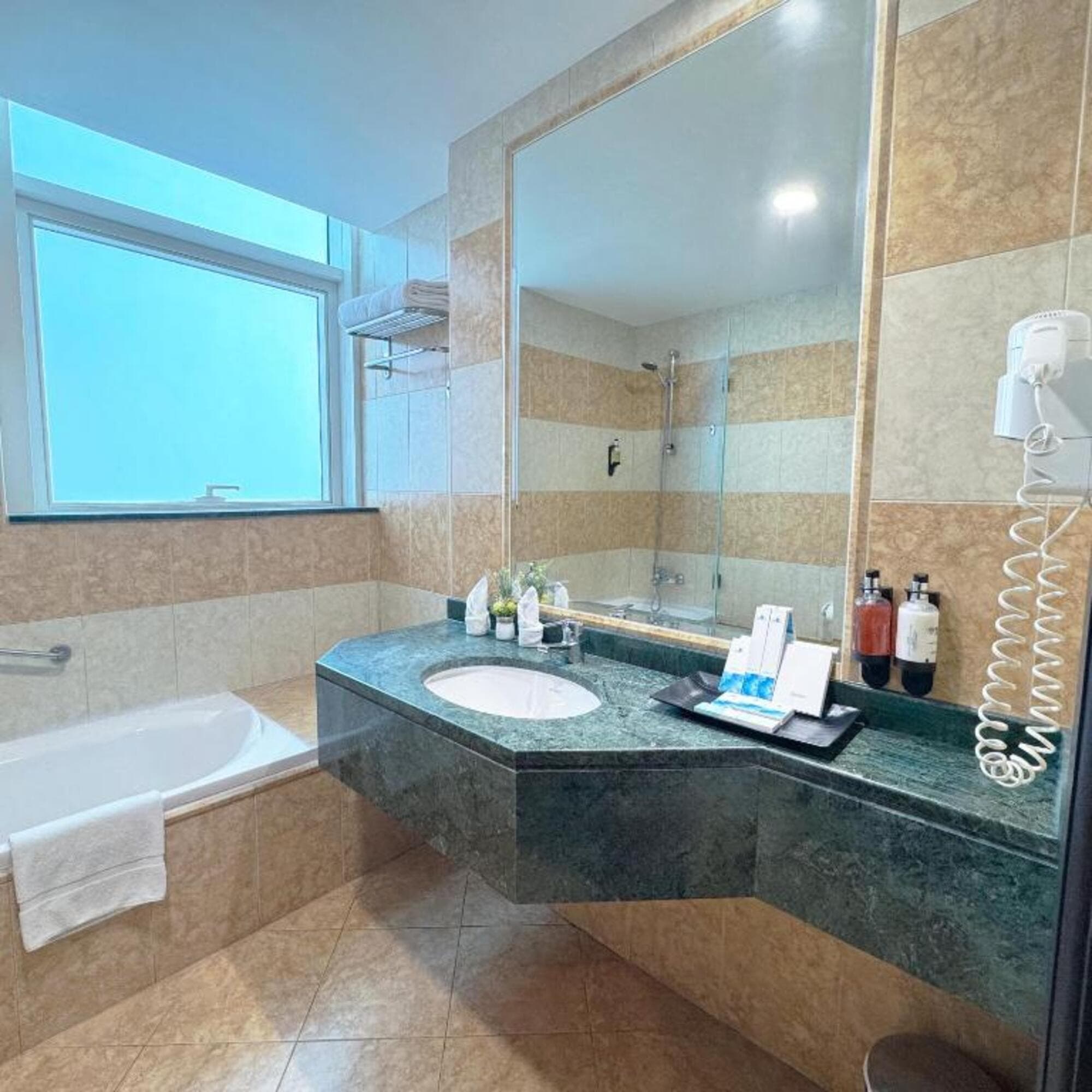 Sunday Mega Hotel Sheikh Zayed Road Near DIFC, Room