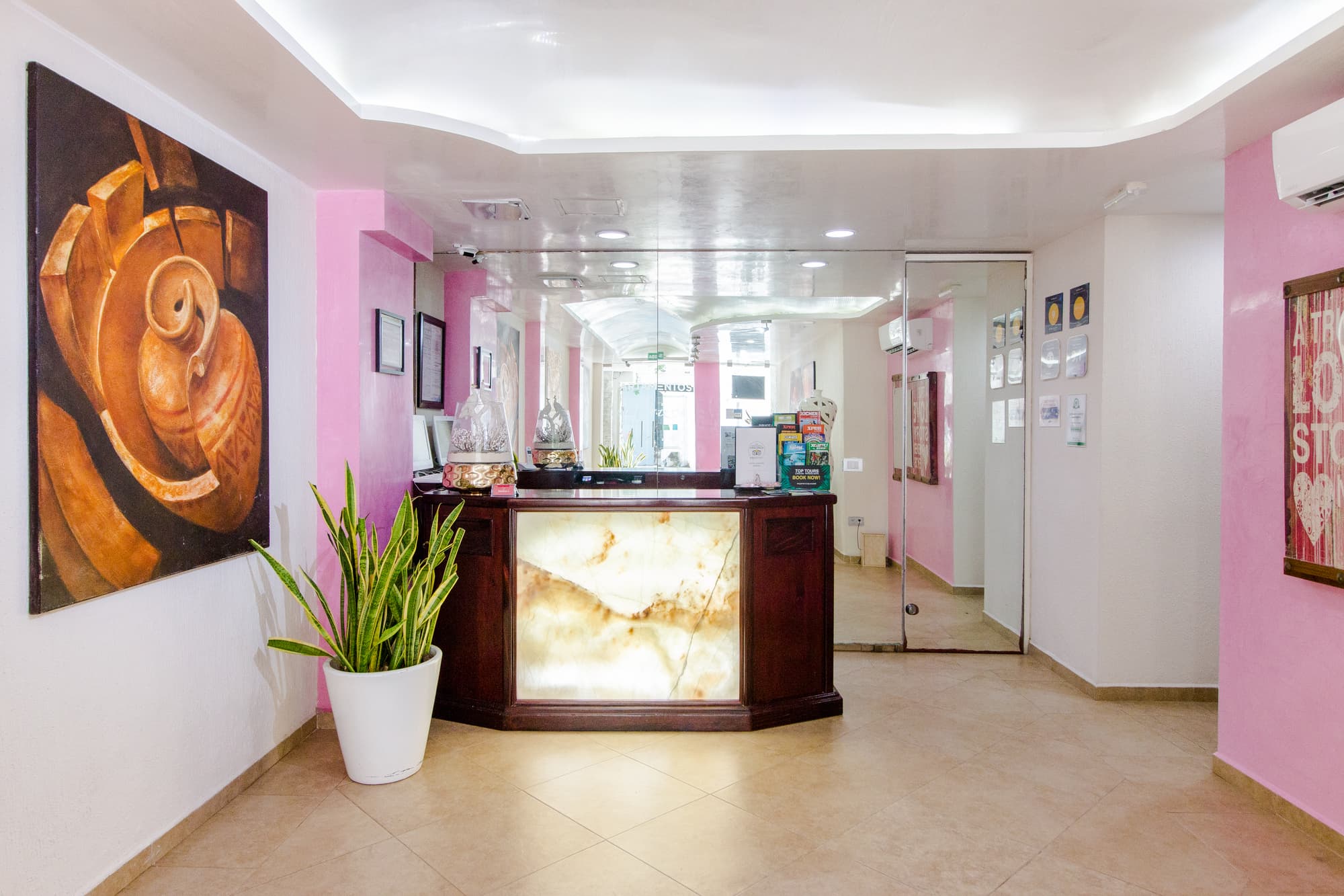 Suites Corazon, Lobby