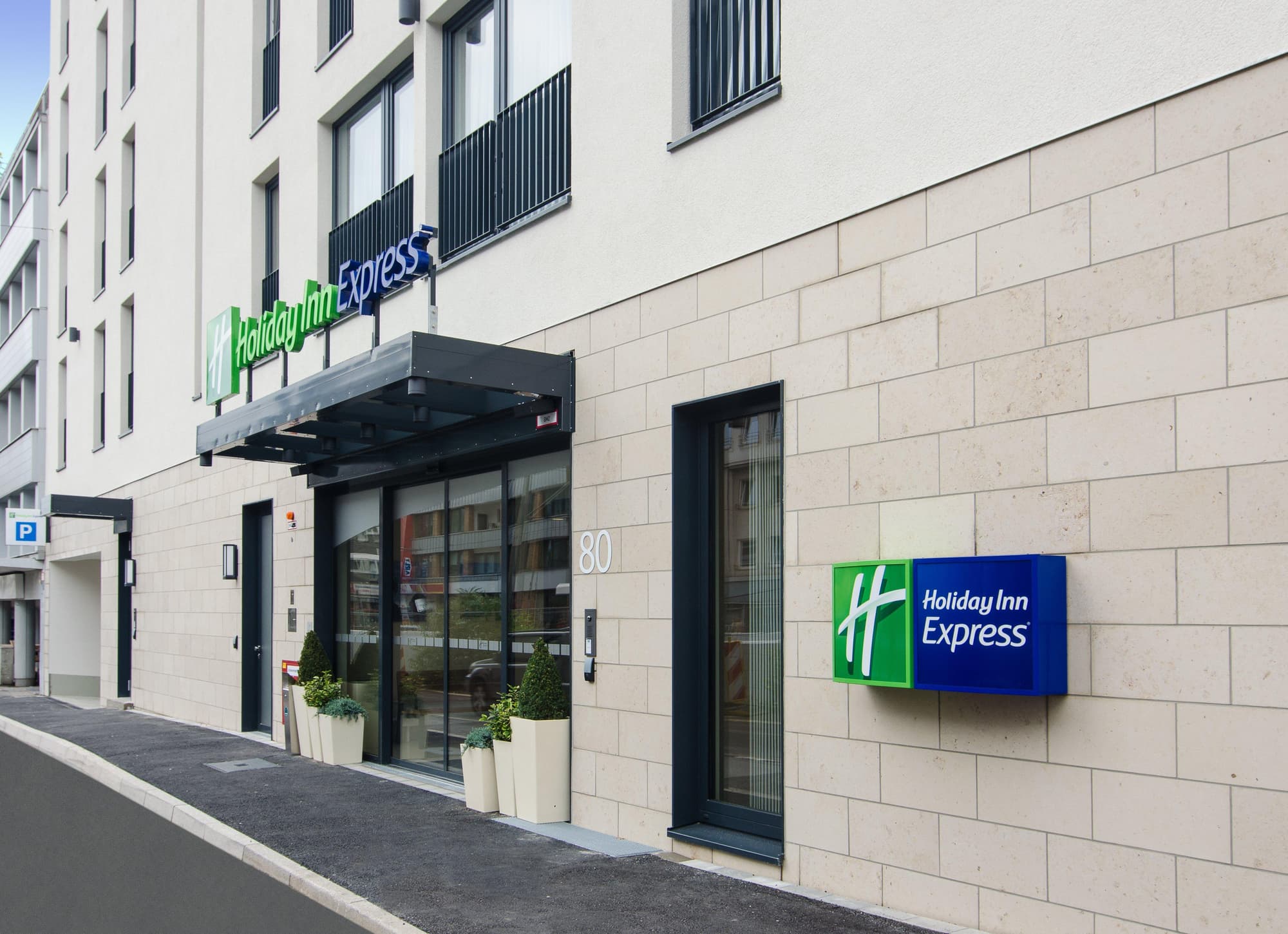 Premier Inn Düsseldorf City Centre, General view