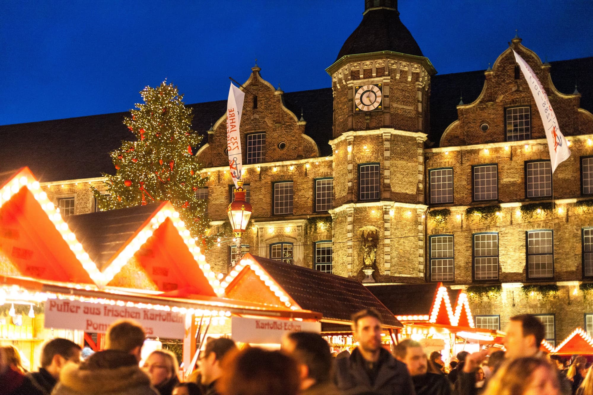 Premier Inn Düsseldorf City Centre, General view