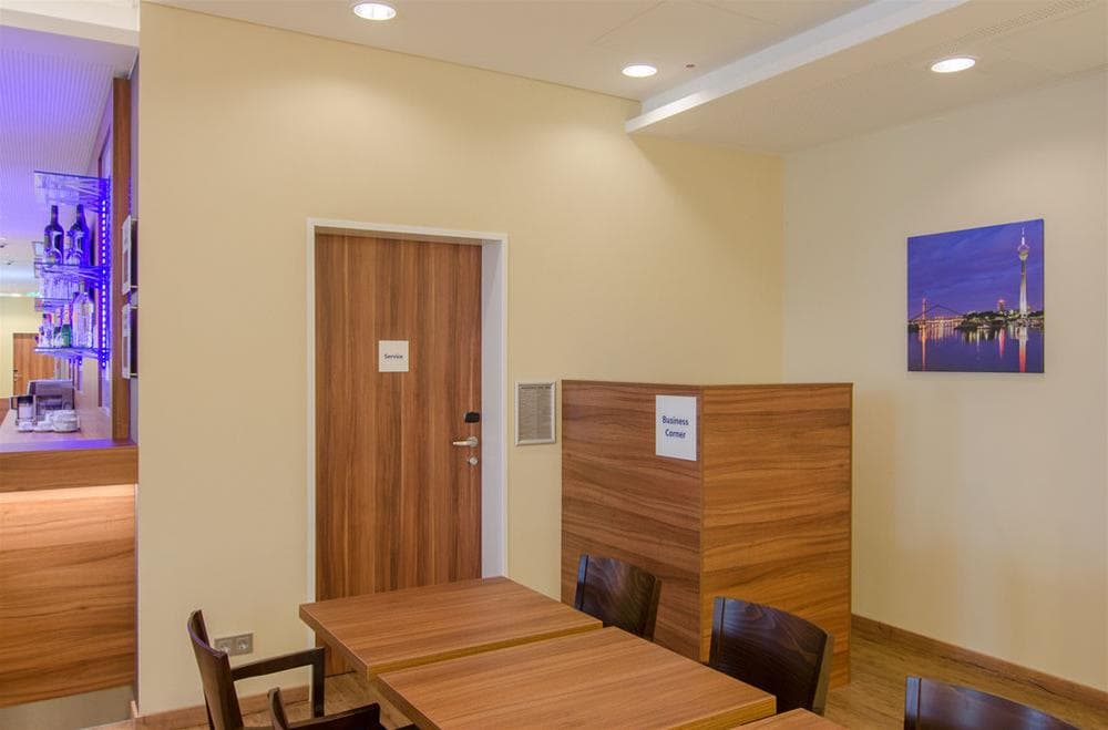 Premier Inn Düsseldorf City Centre, Conferences