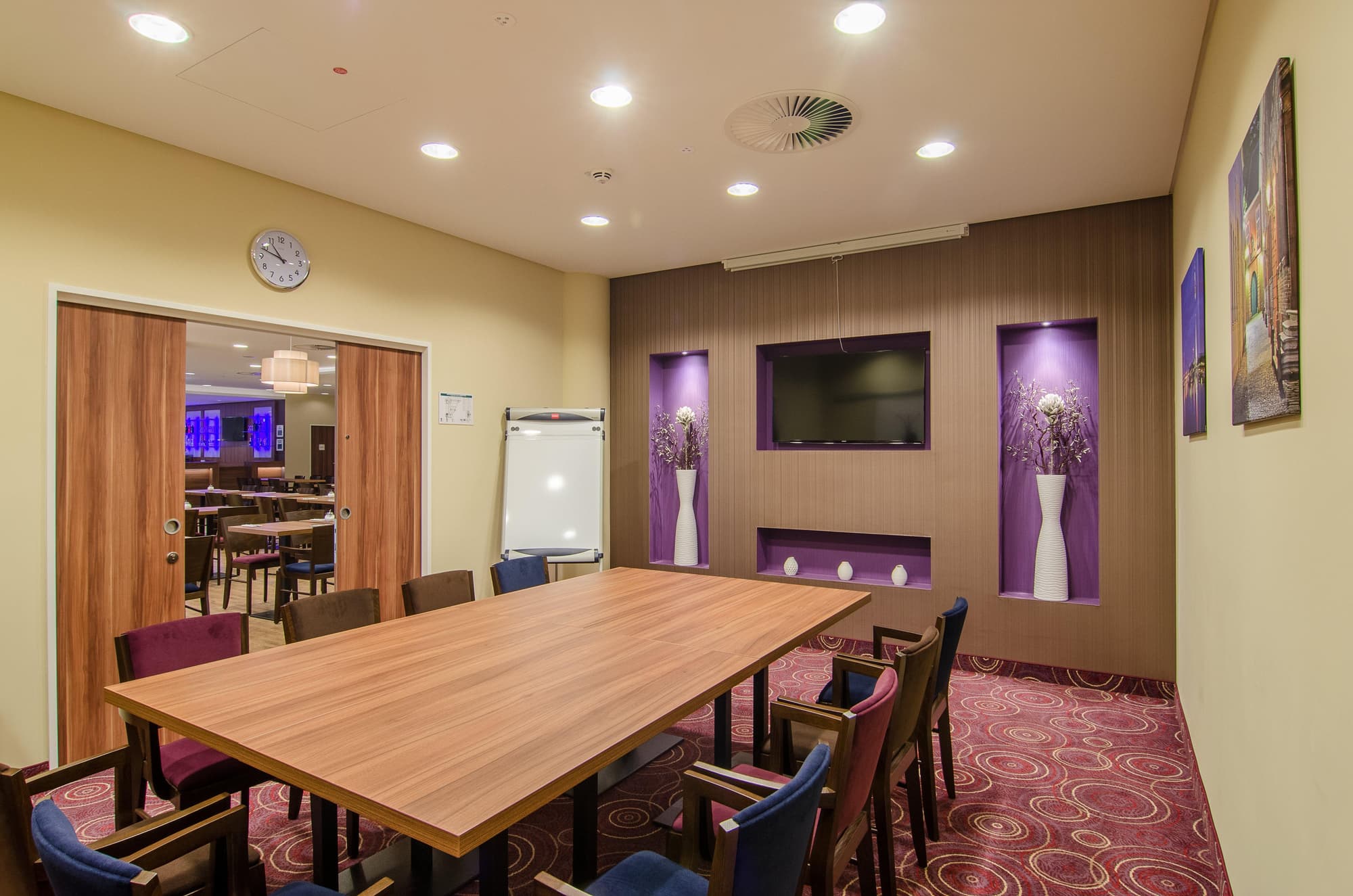 Premier Inn Düsseldorf City Centre, Conferences
