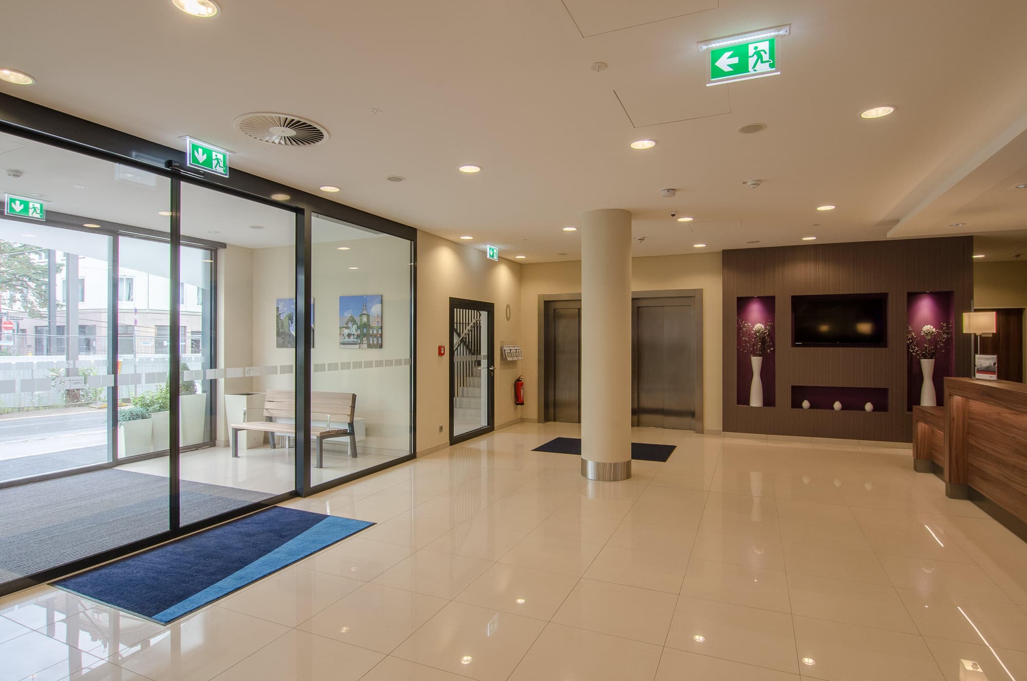 Premier Inn Düsseldorf City Centre, Lobby