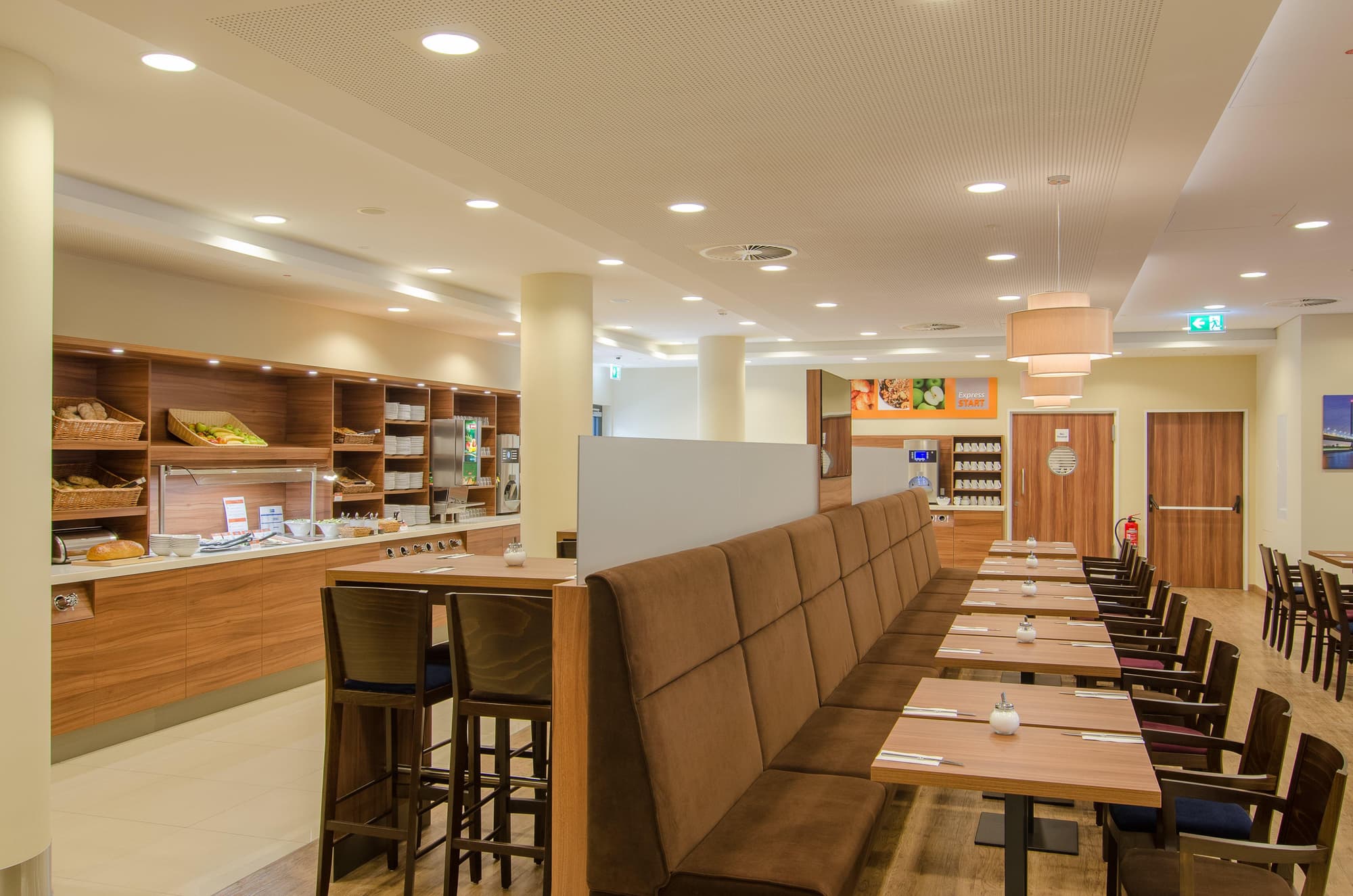 Premier Inn Düsseldorf City Centre, Restaurant