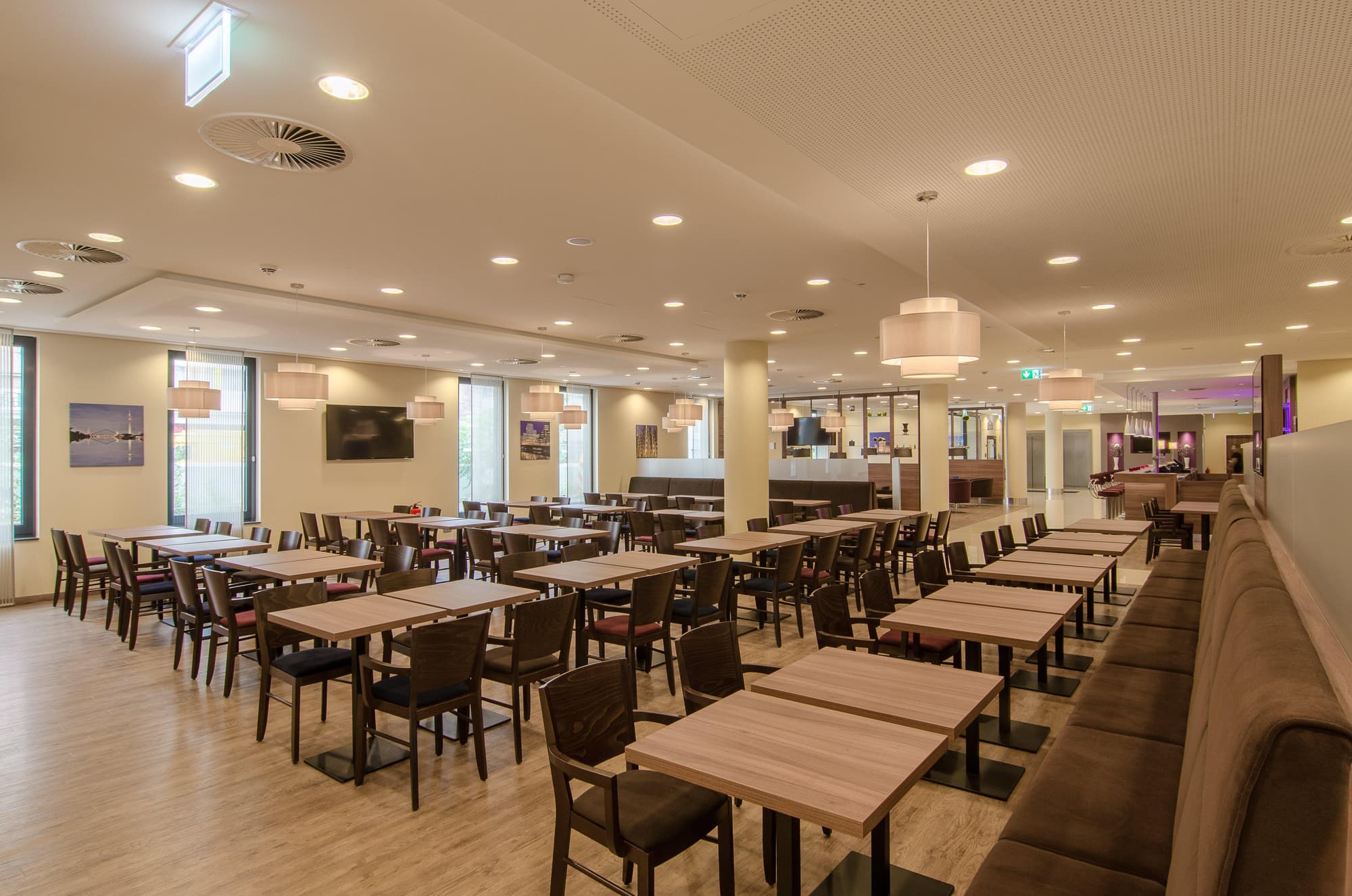 Premier Inn Düsseldorf City Centre, Restaurant