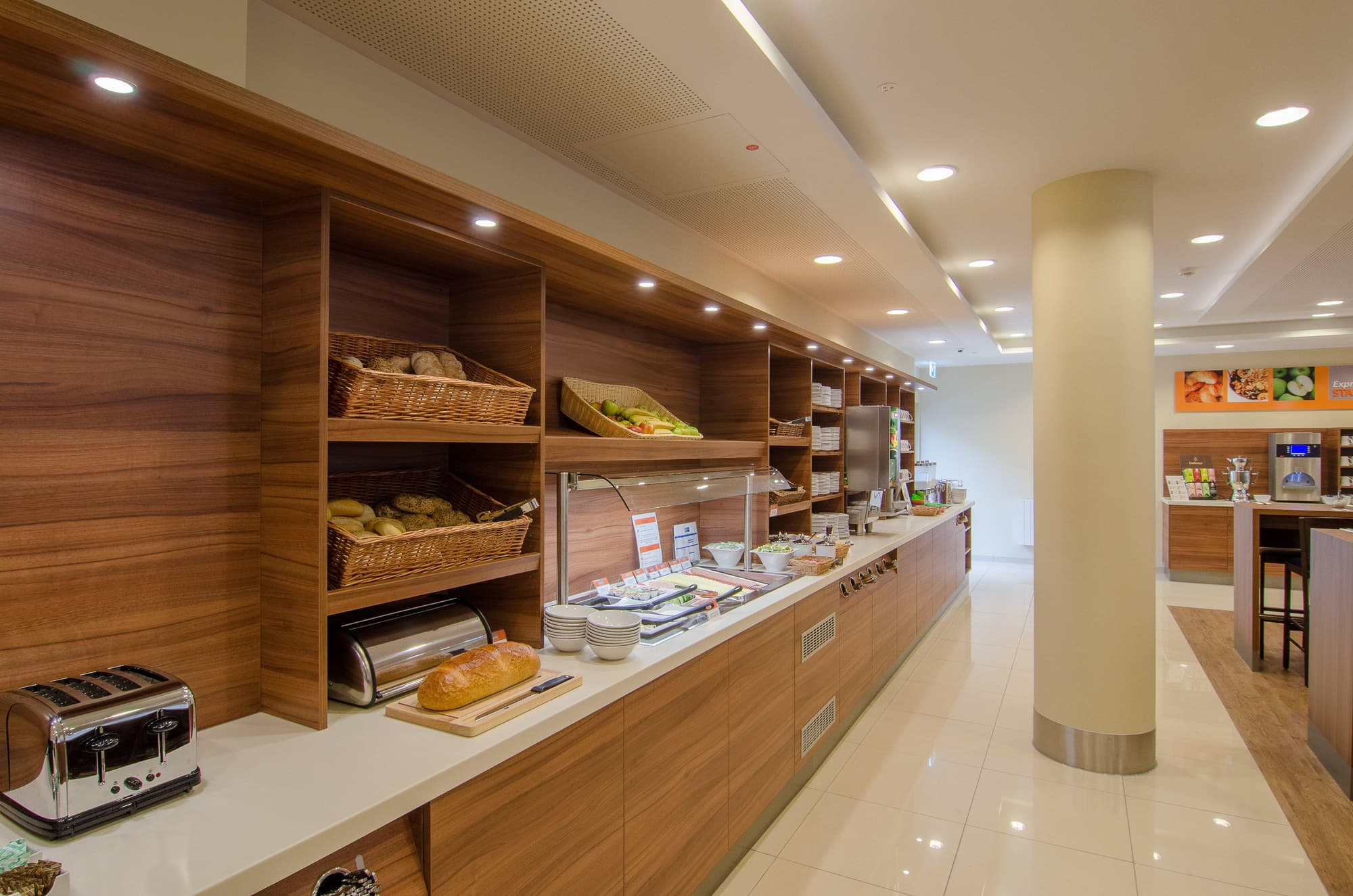 Premier Inn Düsseldorf City Centre, Restaurant