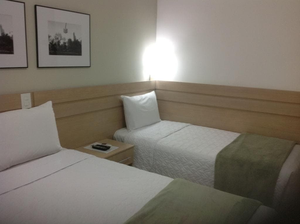 Upper Hotel, Room