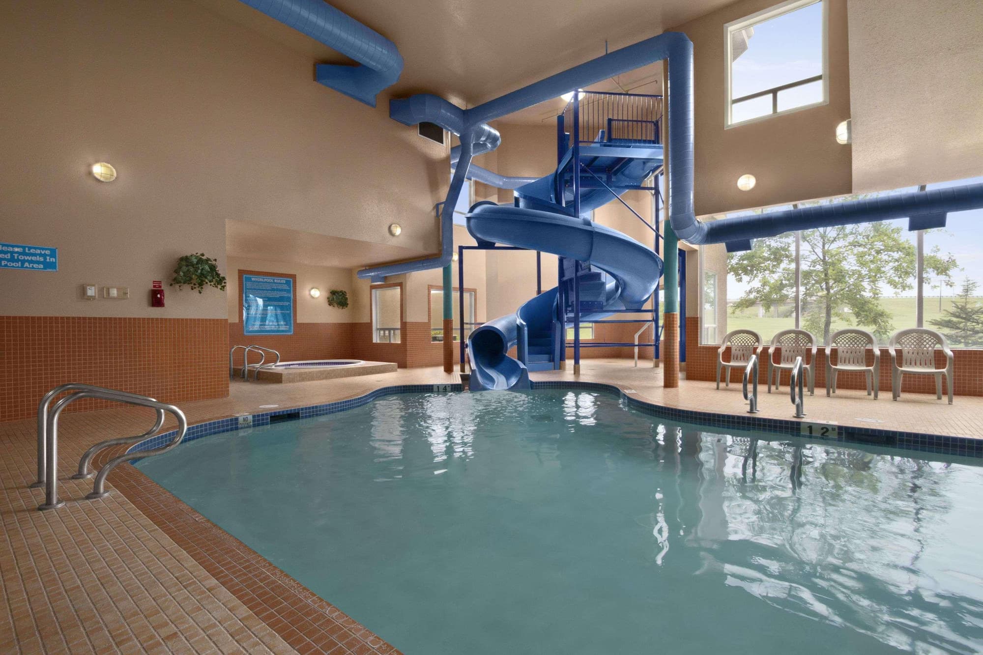 Days Inn By Wyndham Red Deer, Pool