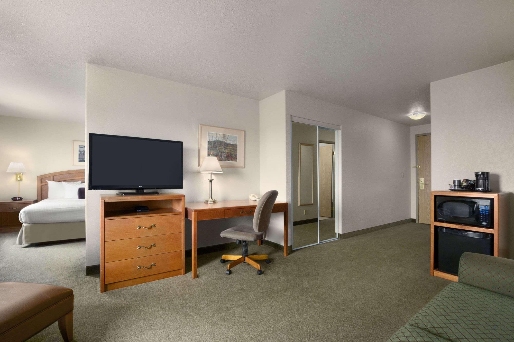 Days Inn By Wyndham Red Deer, Room