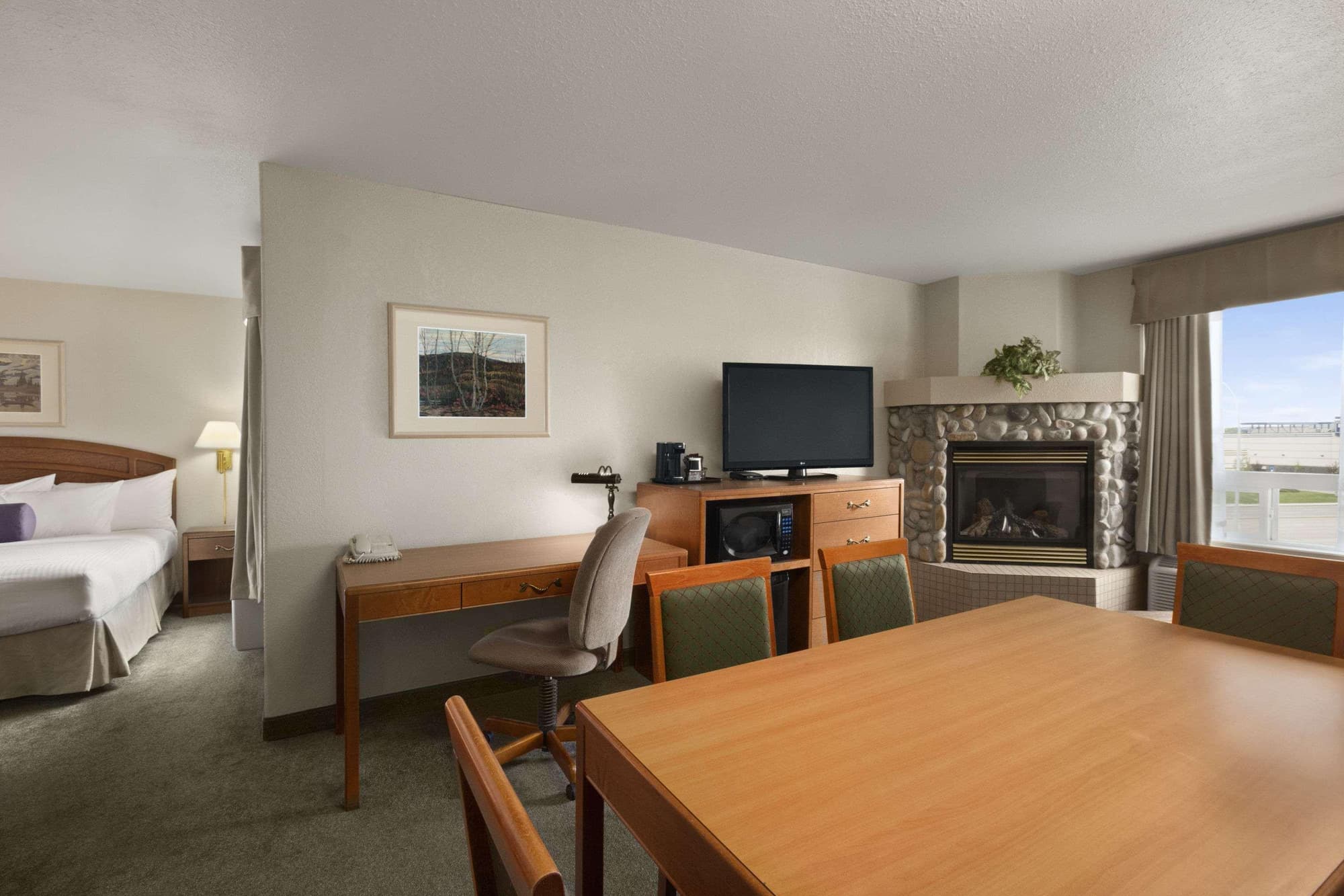 Days Inn By Wyndham Red Deer, Room