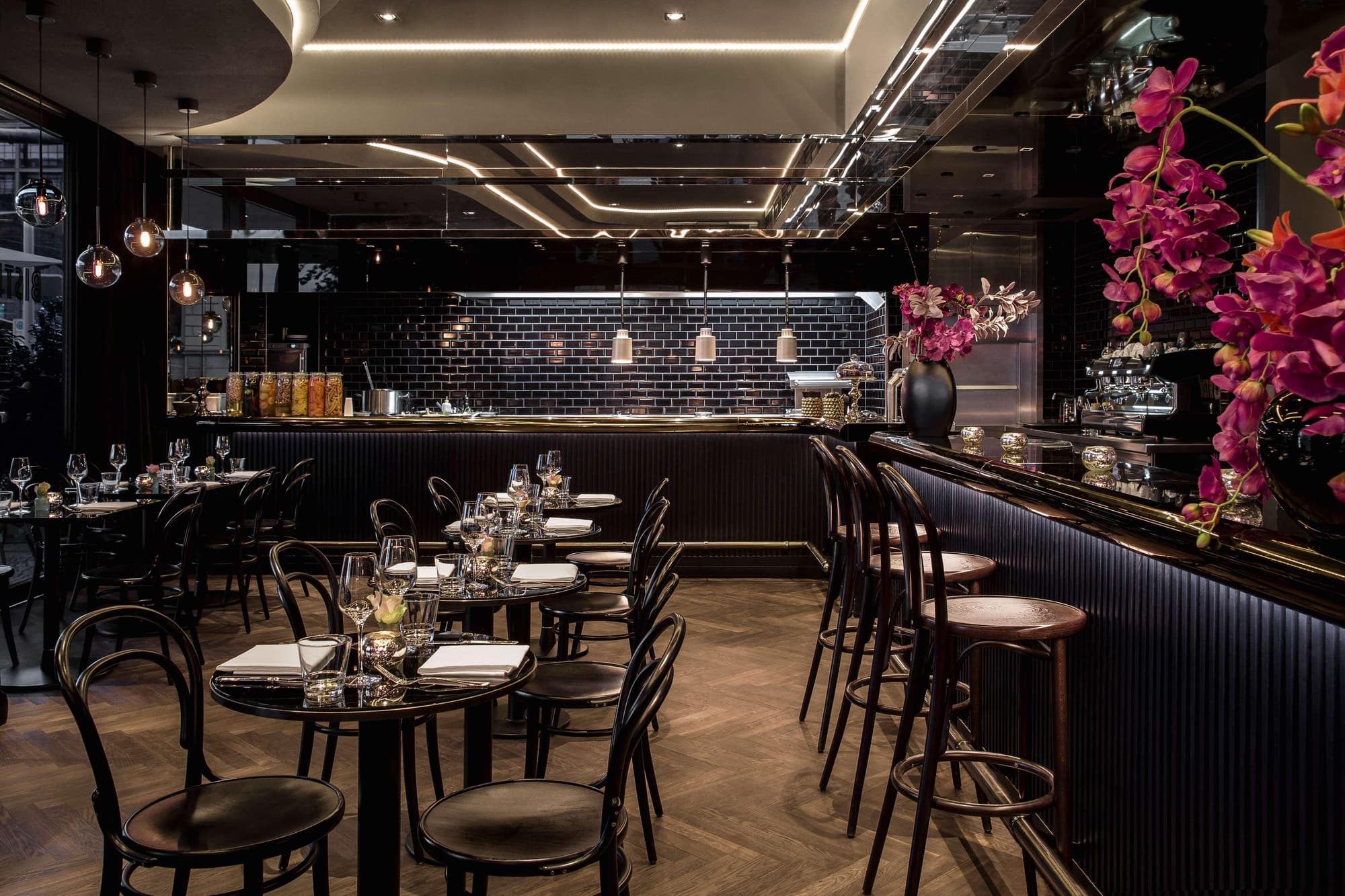 Amano Grand Central, Restaurant