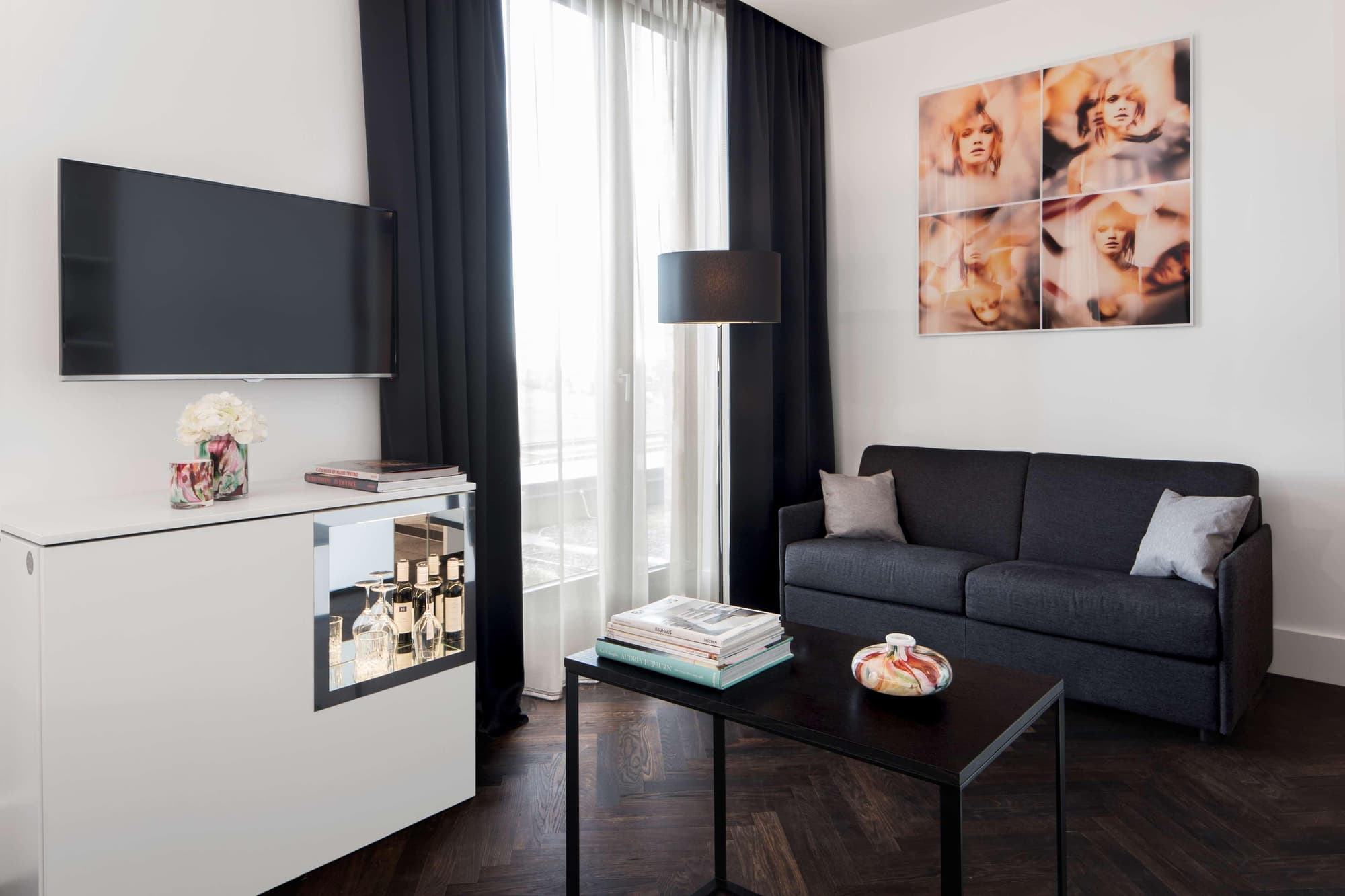 Amano Grand Central, Room