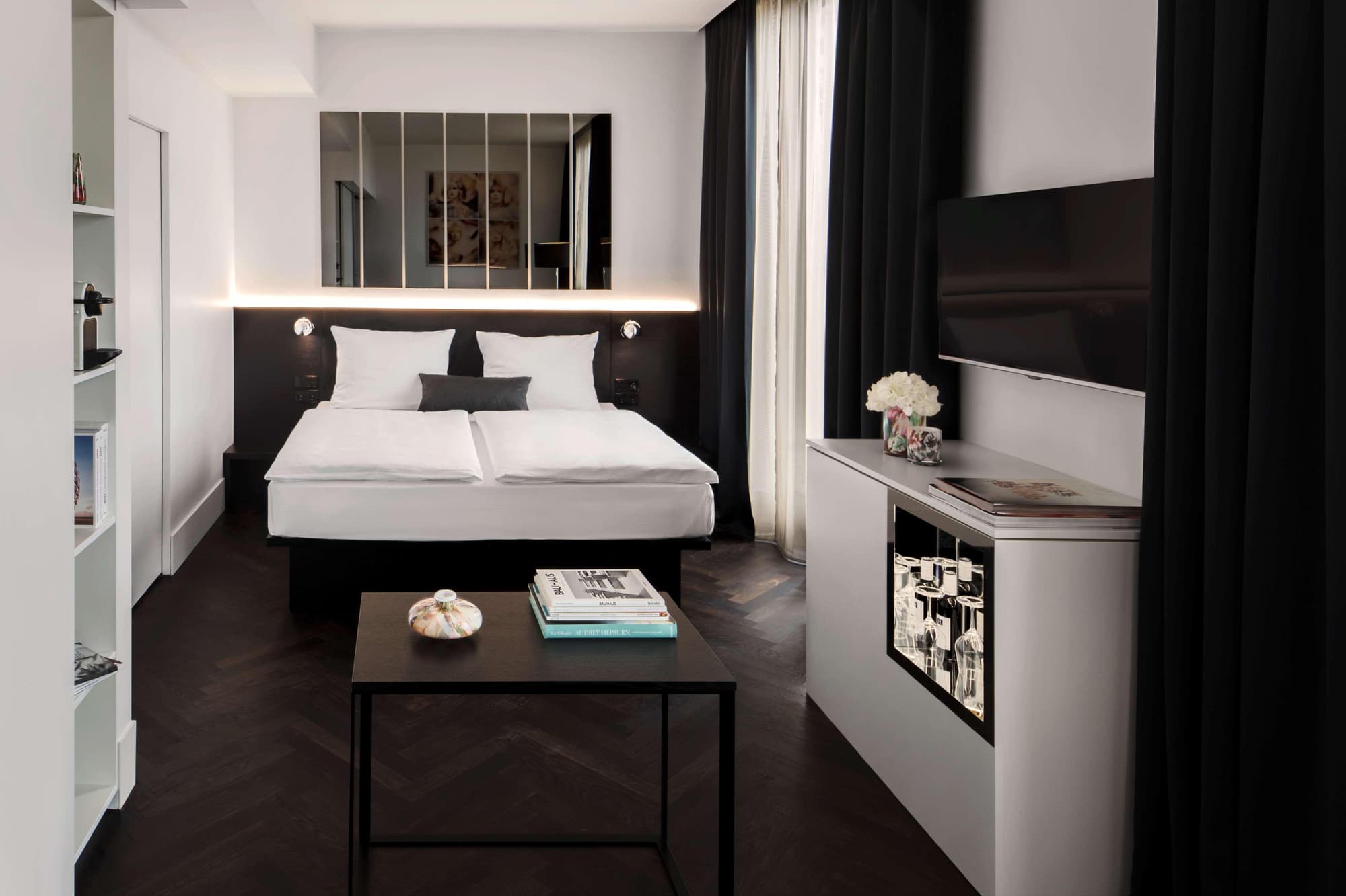 Amano Grand Central, Room