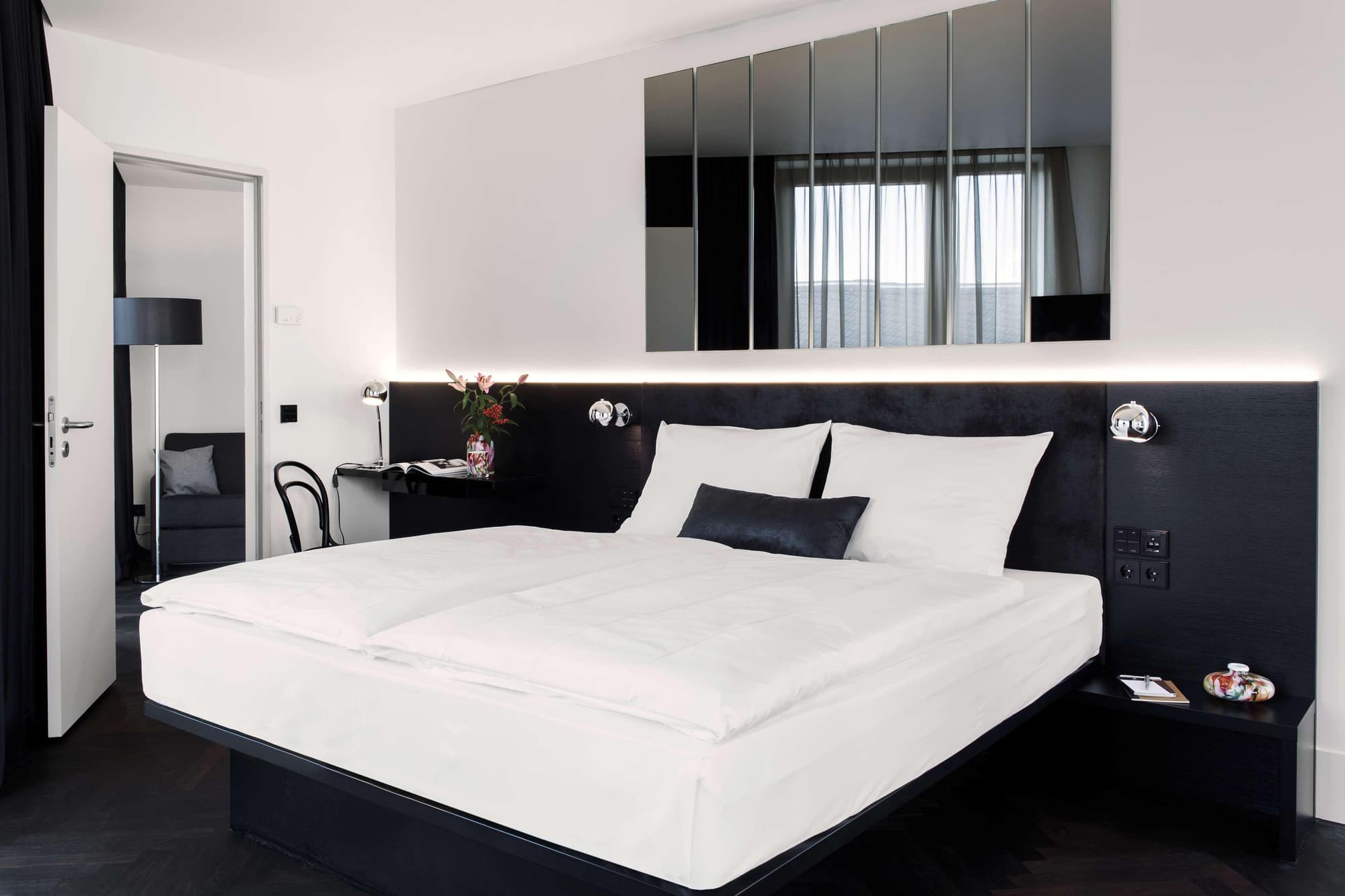 Amano Grand Central, Room