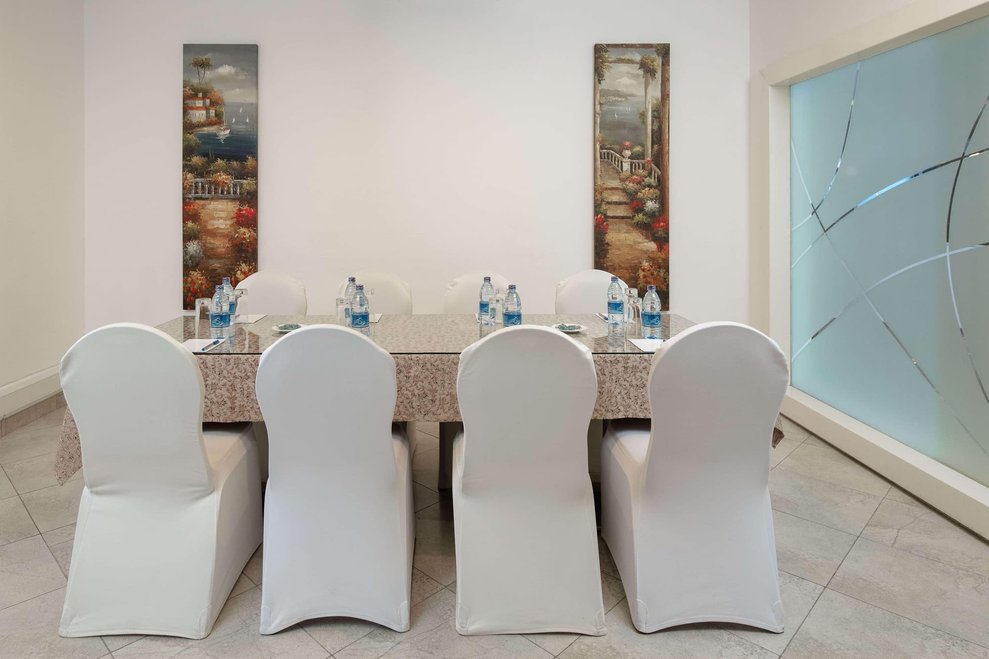 Best Western Plus Peninsula Hotel, Conferences