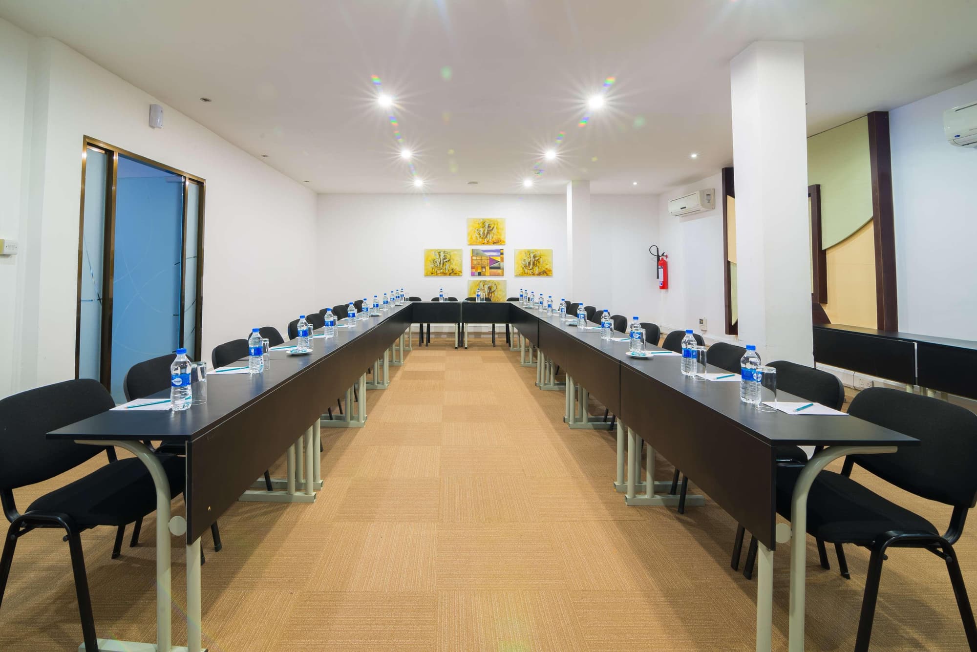 Best Western Plus Peninsula Hotel, Conferences