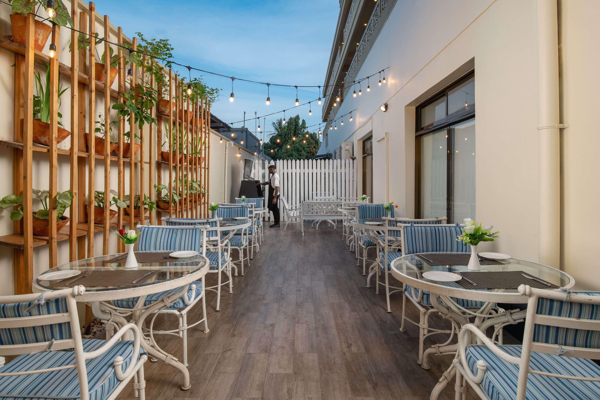 Best Western Plus Peninsula Hotel, Restaurant