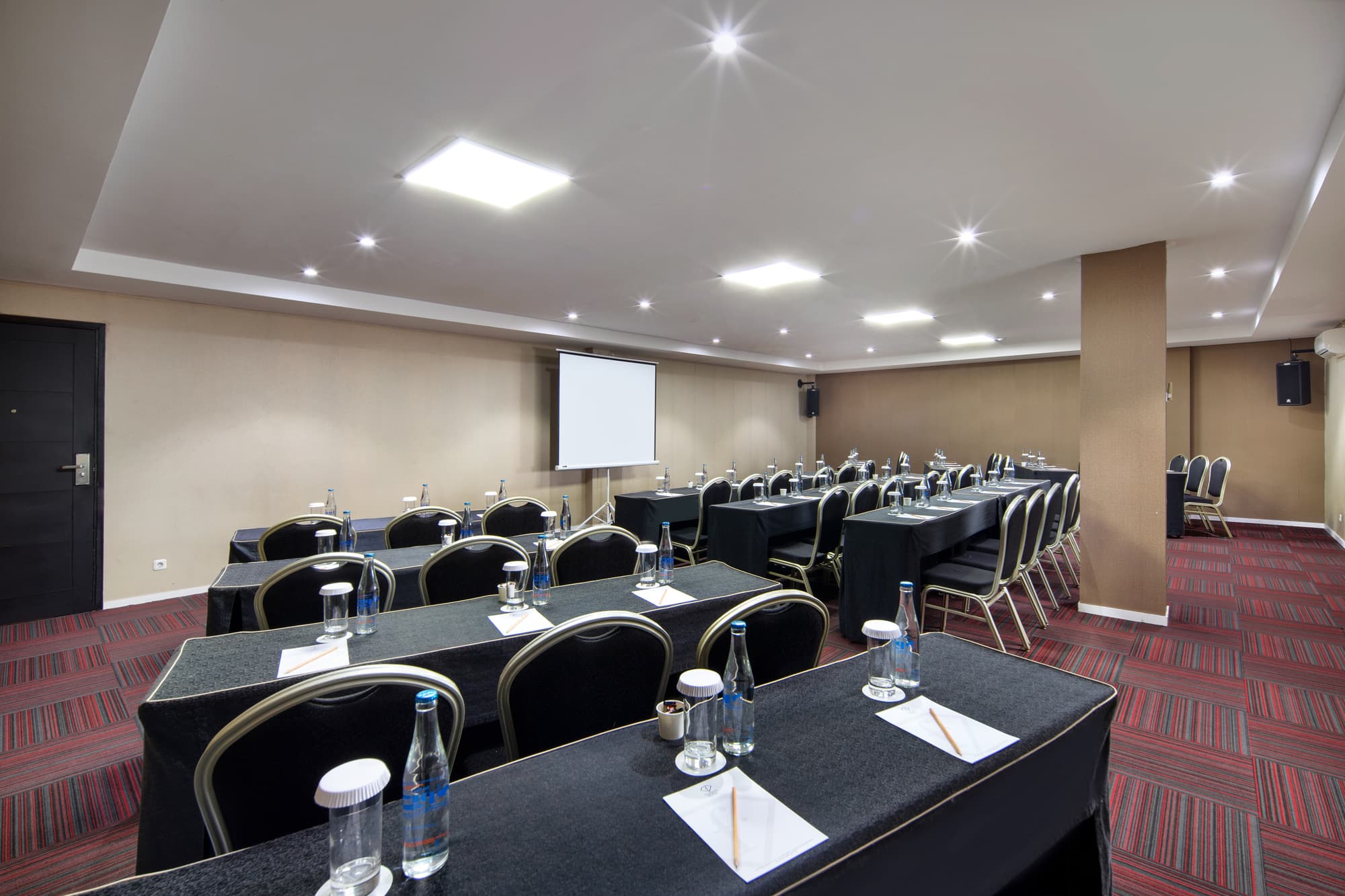 Fashion Legian Hotel, Conferences