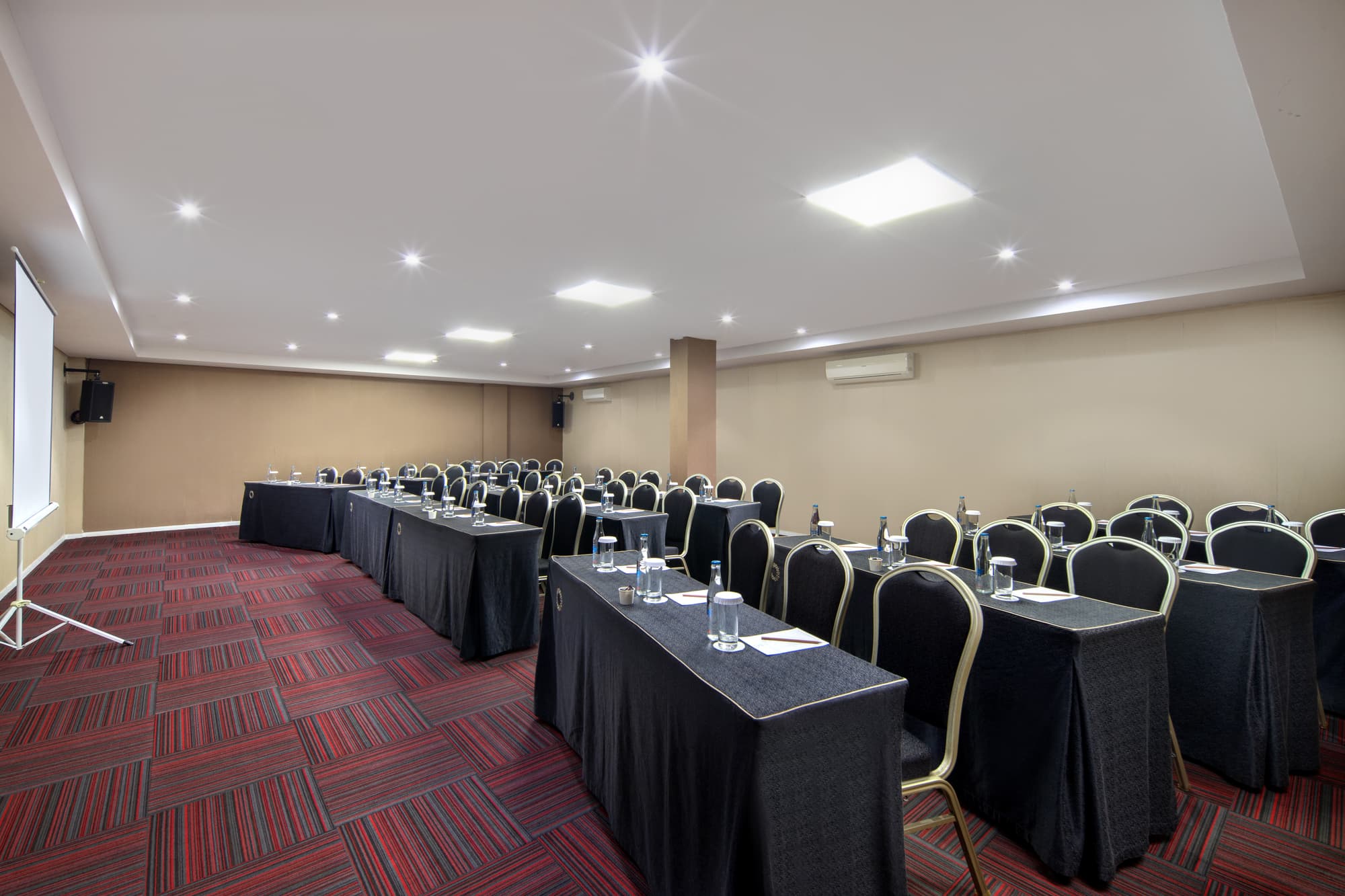 Fashion Legian Hotel, Conferences