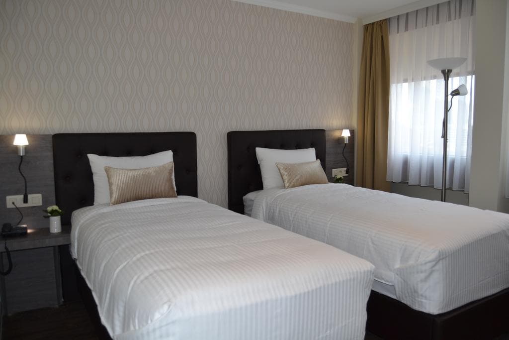 The Helmet Hotel, General view