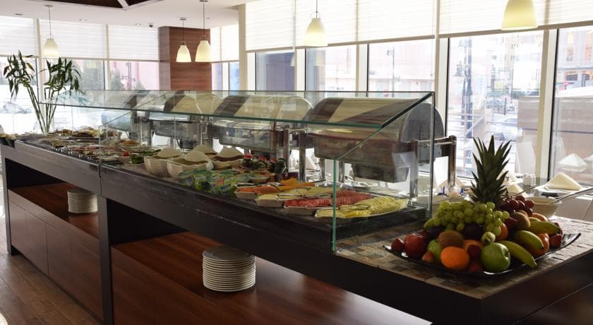 Novotel Suites Riyadh Dyar, Restaurant