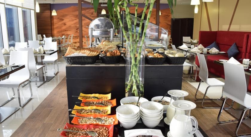 Novotel Suites Riyadh Dyar, Restaurant