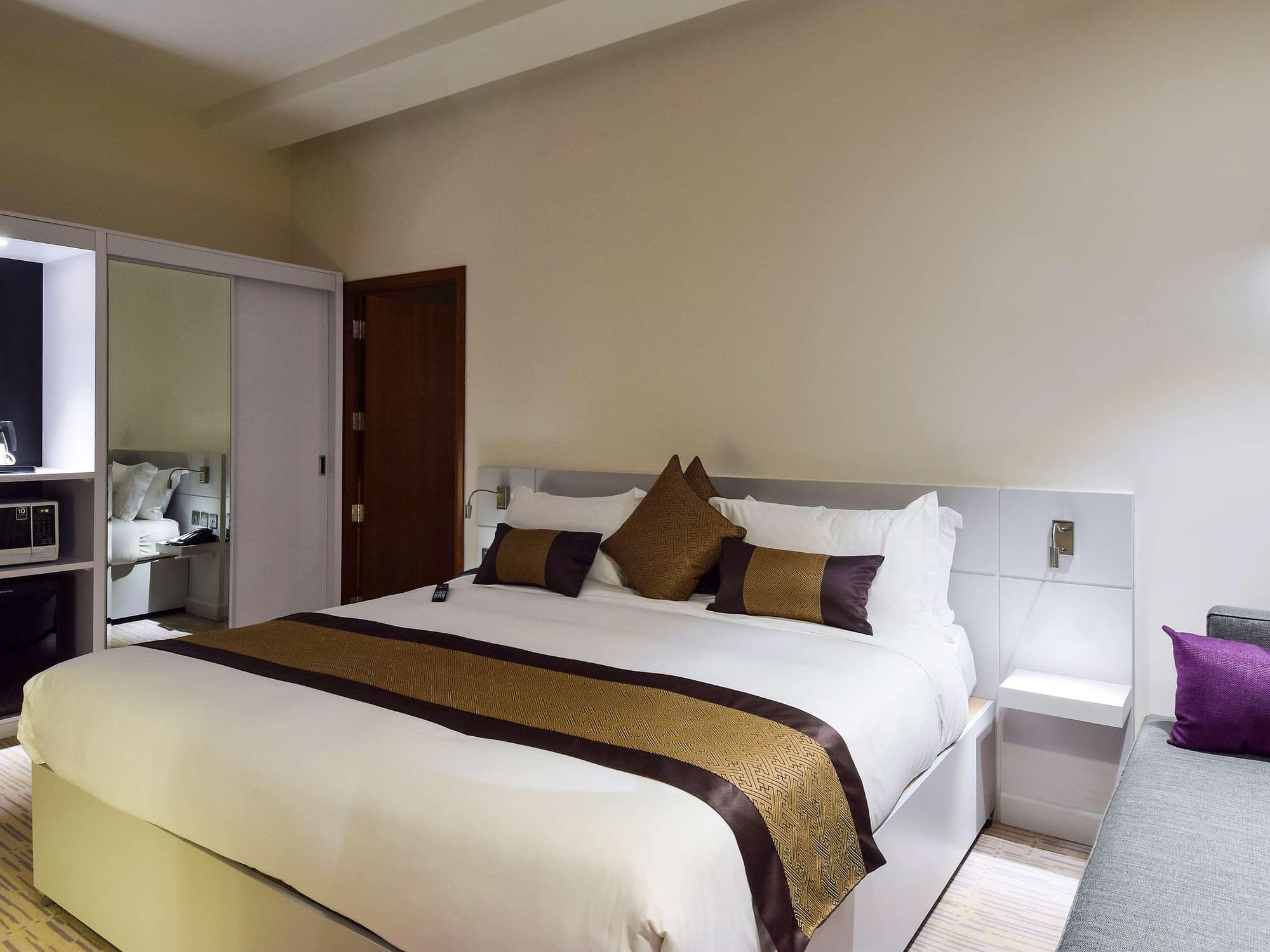 Novotel Suites Riyadh Dyar, Room