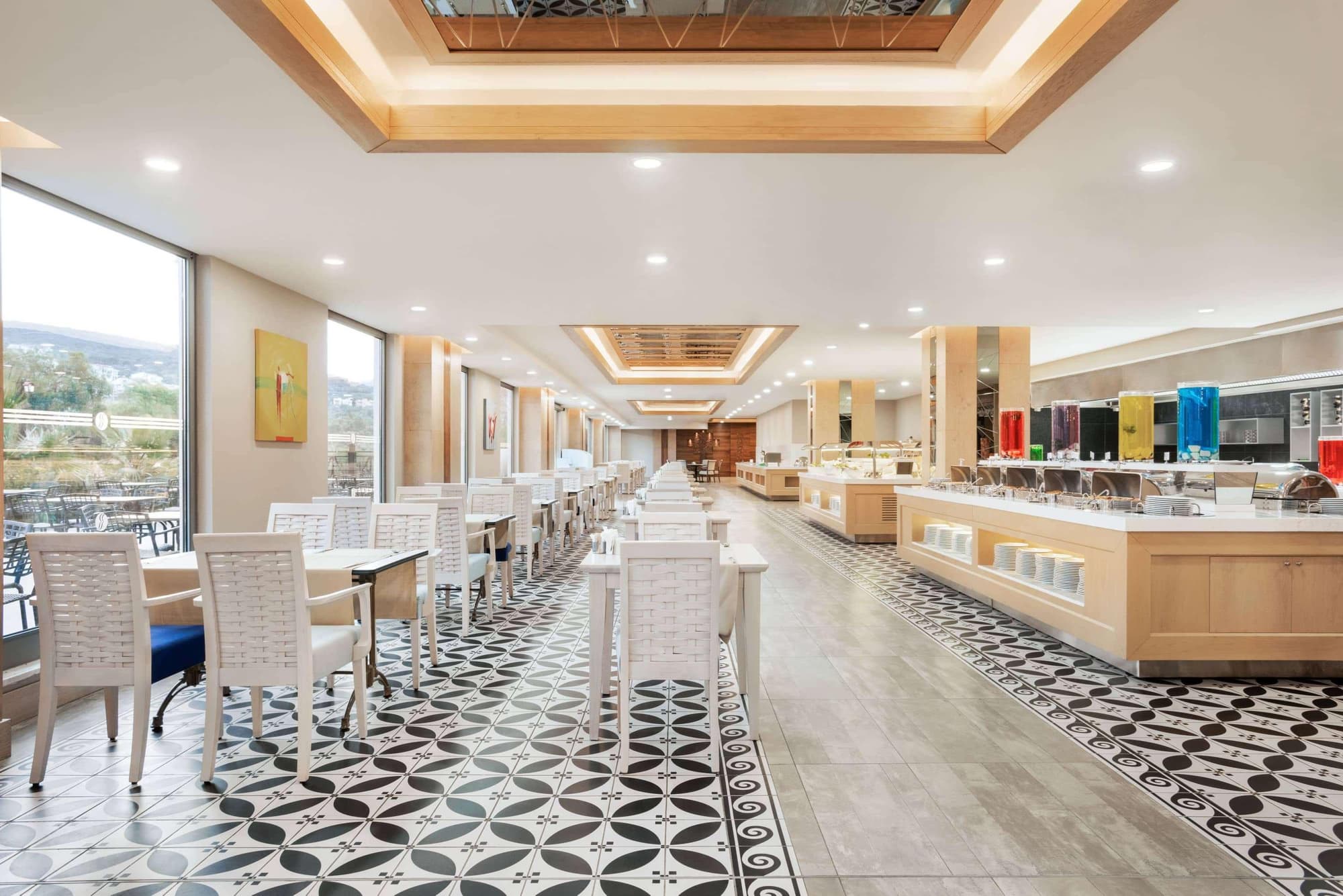 Ramada Hotel & Suites By Wyndham Kusadasi, Restaurant