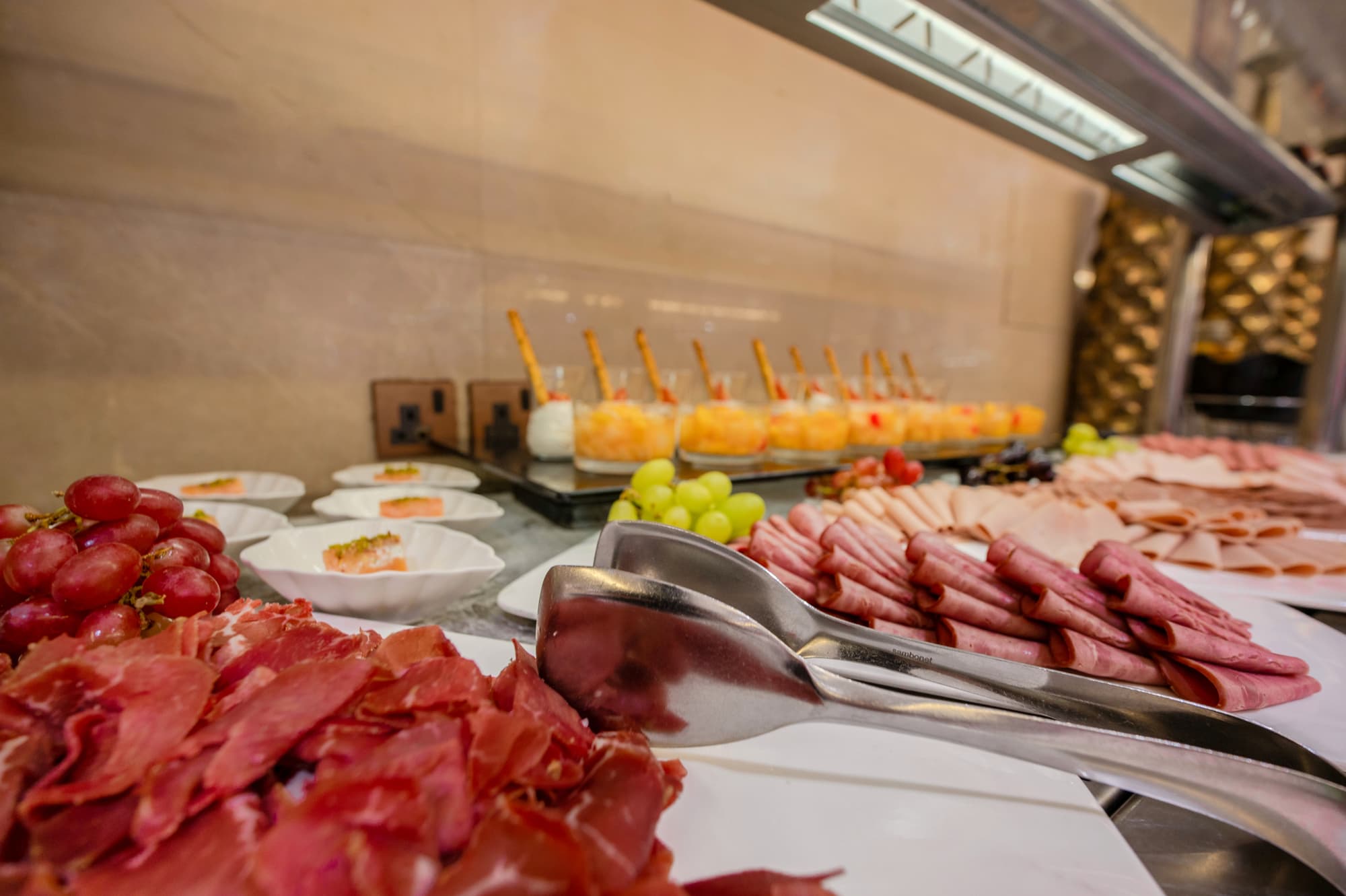 Frontel Al Harithia EX Majlis Grand, Restaurant