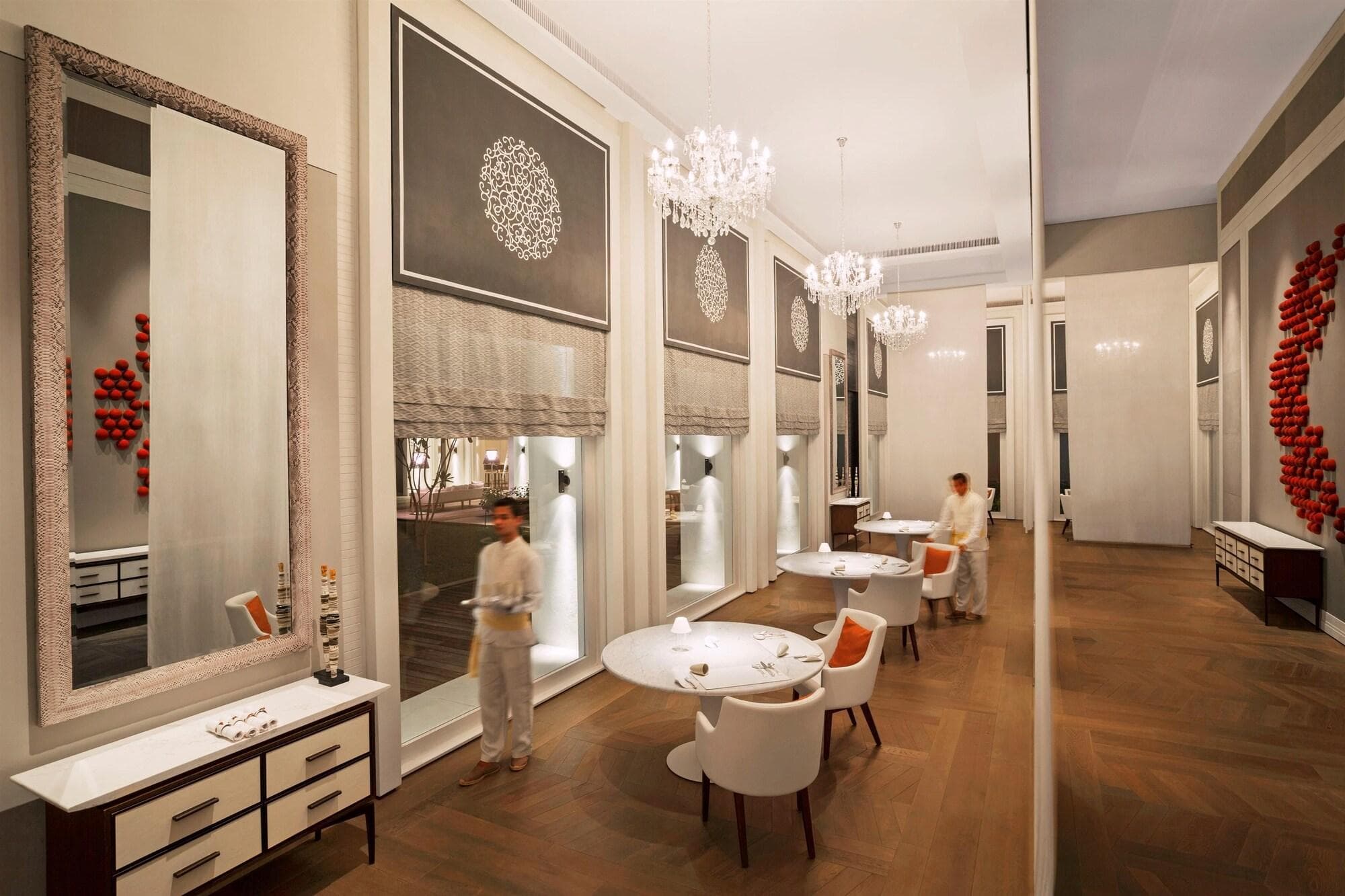 Cheval Blanc Randheli, Restaurant