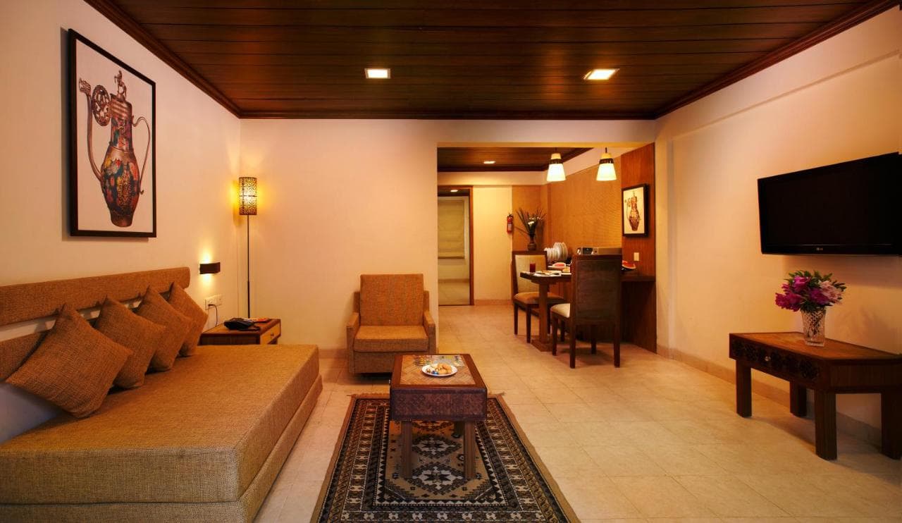 Sterling Darjeeling, Room