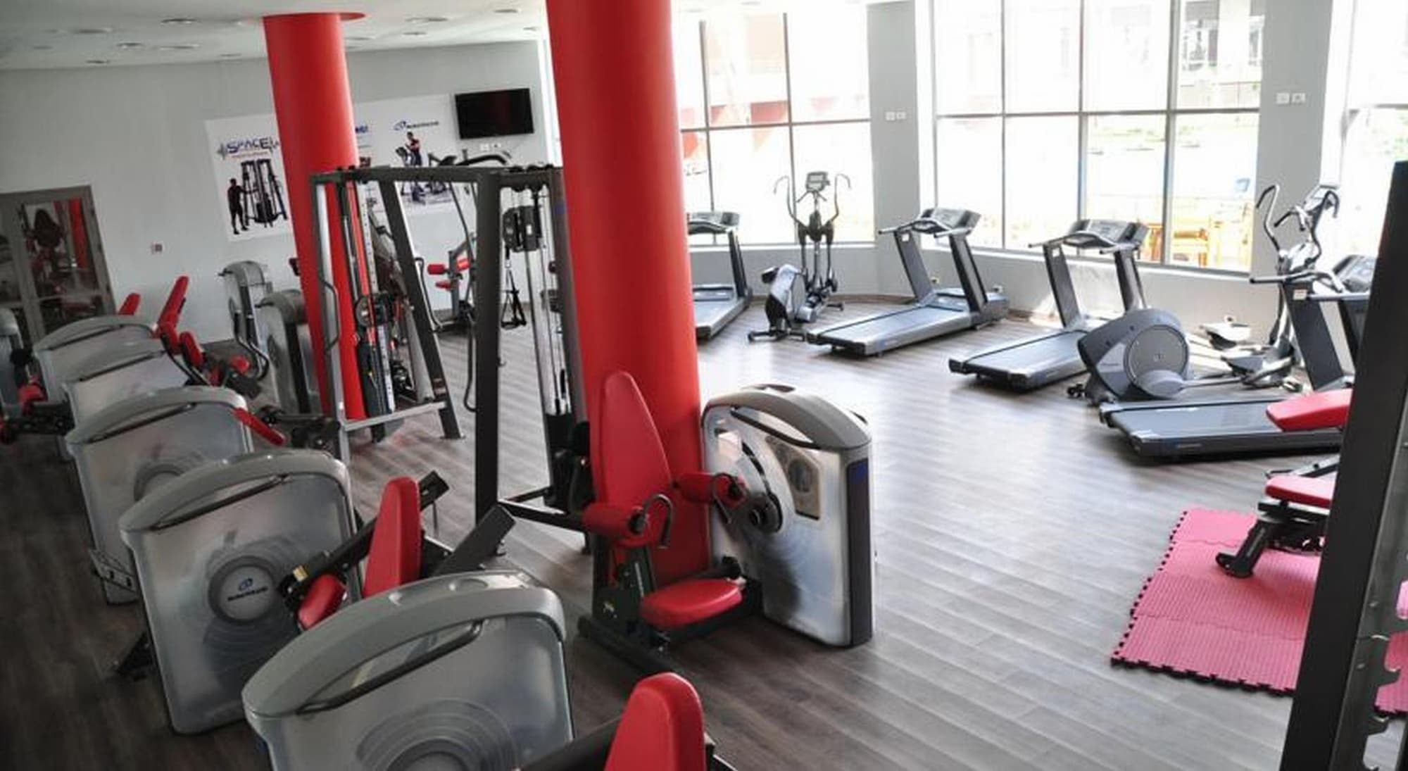 Jewel Sport City & Aqua Park, Sports and Entertainment