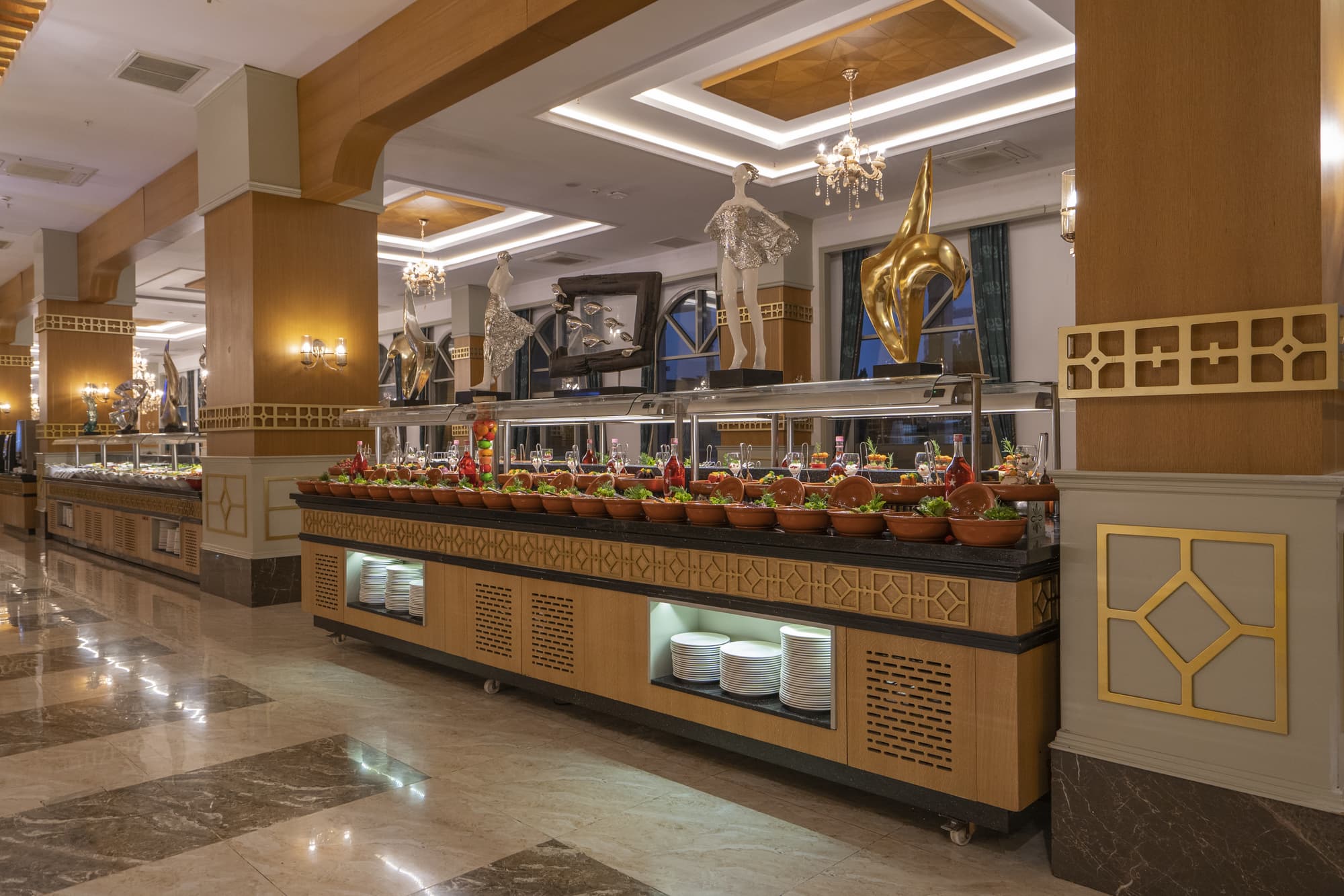 J'Adore Deluxe Hotel & Spa, Restaurant