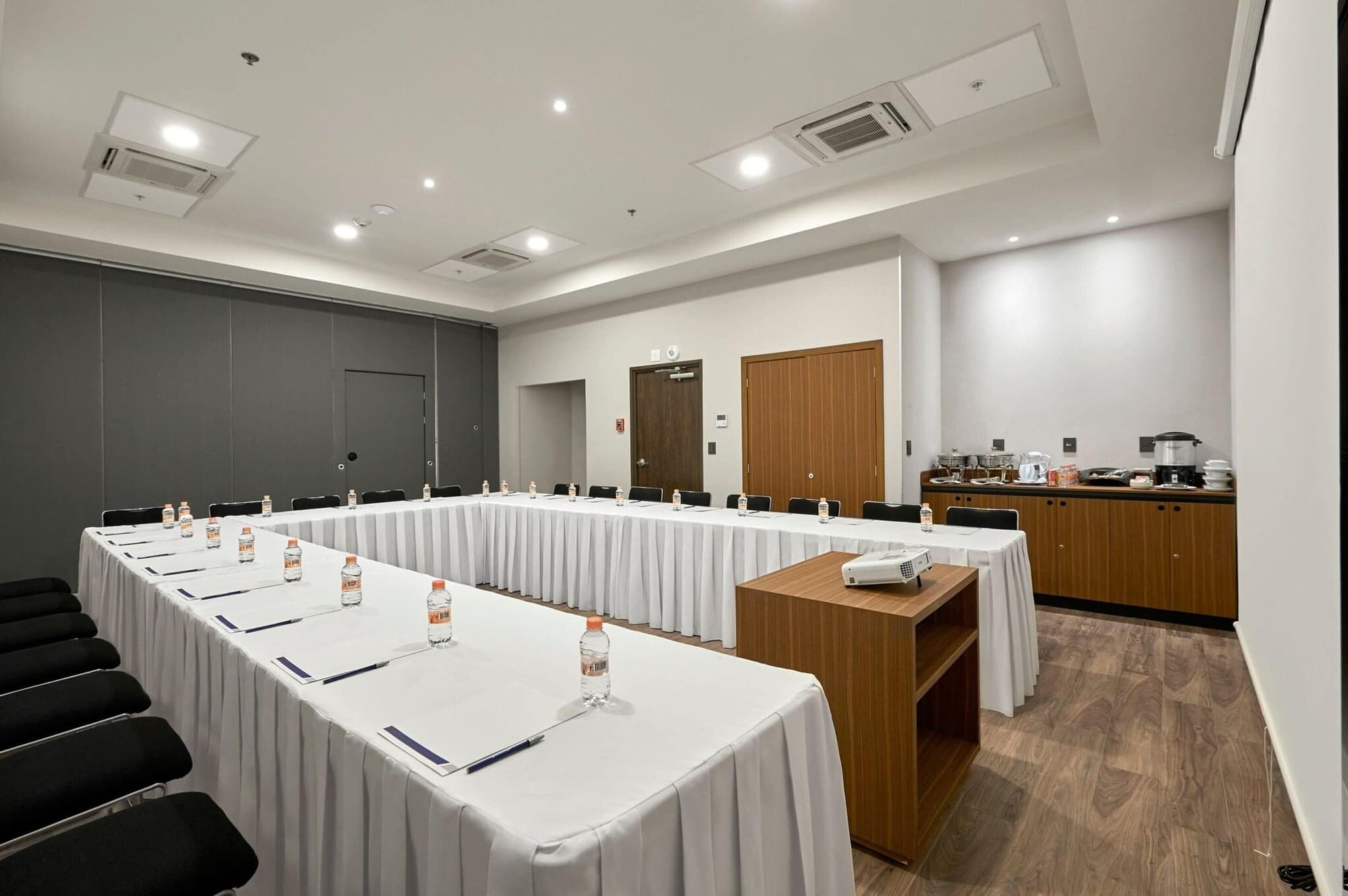 City Suites Silao Aeropuerto, Conferences