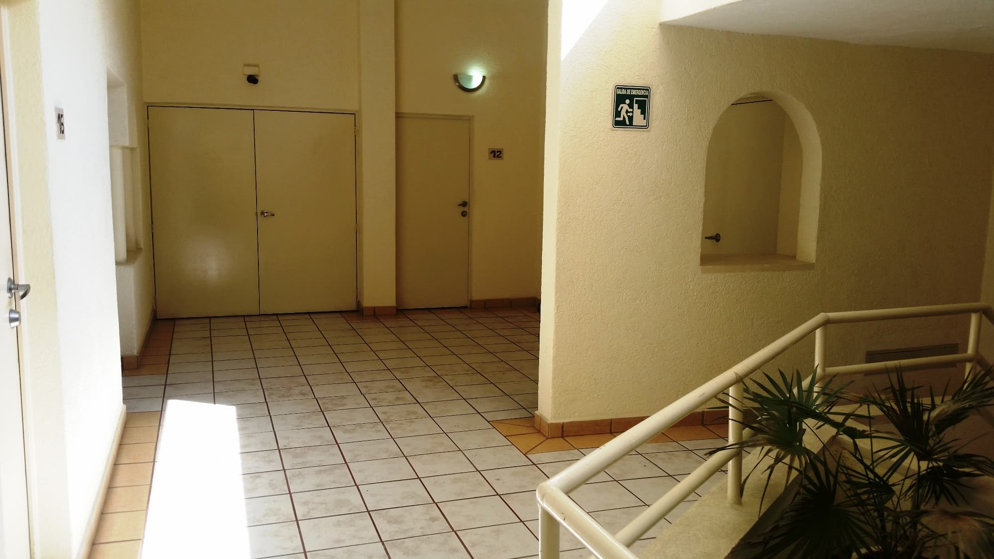 Itto Acapulco, Lobby