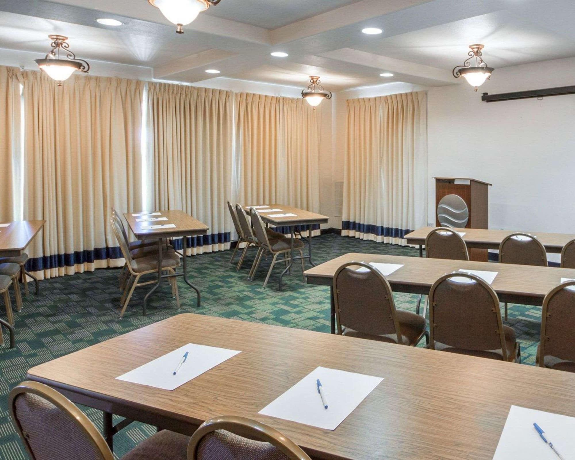 Quality Inn Tulsa-Downtown West, Conferences