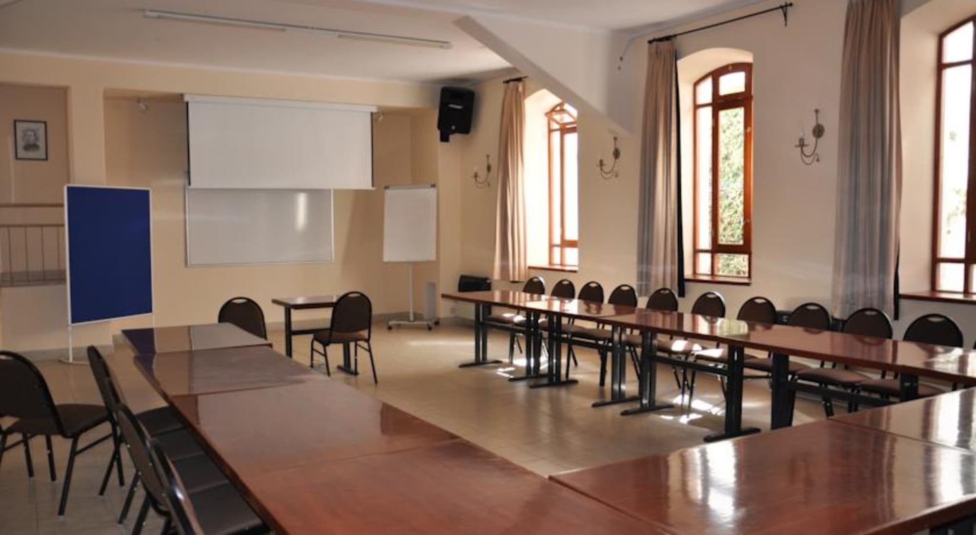 Casa Kolping, Conferences