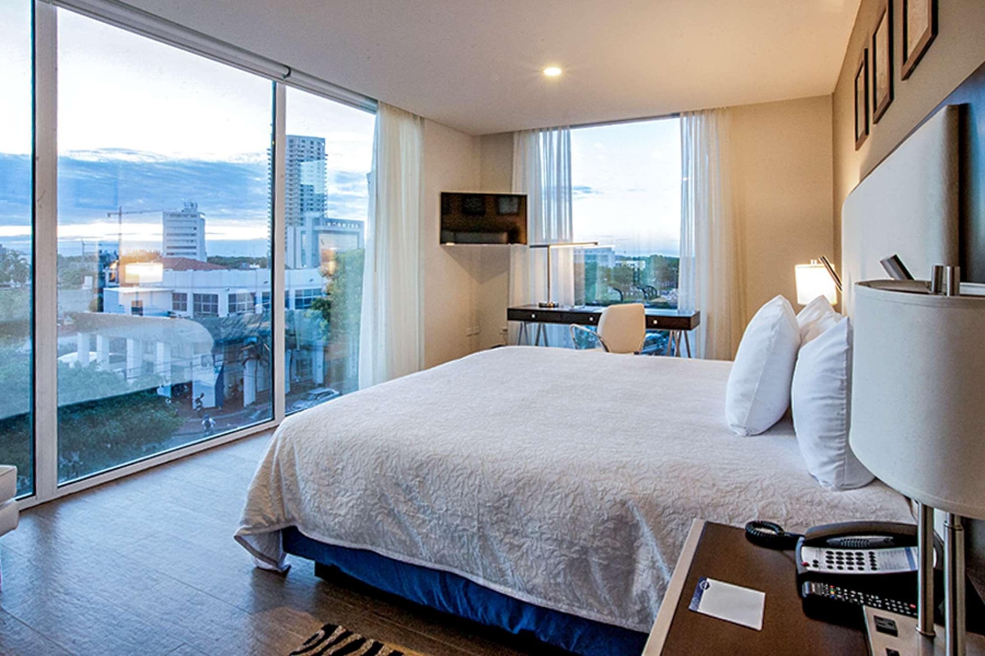 Hampton by Hilton Santa Cruz/Equipetrol, Bolivia, Room