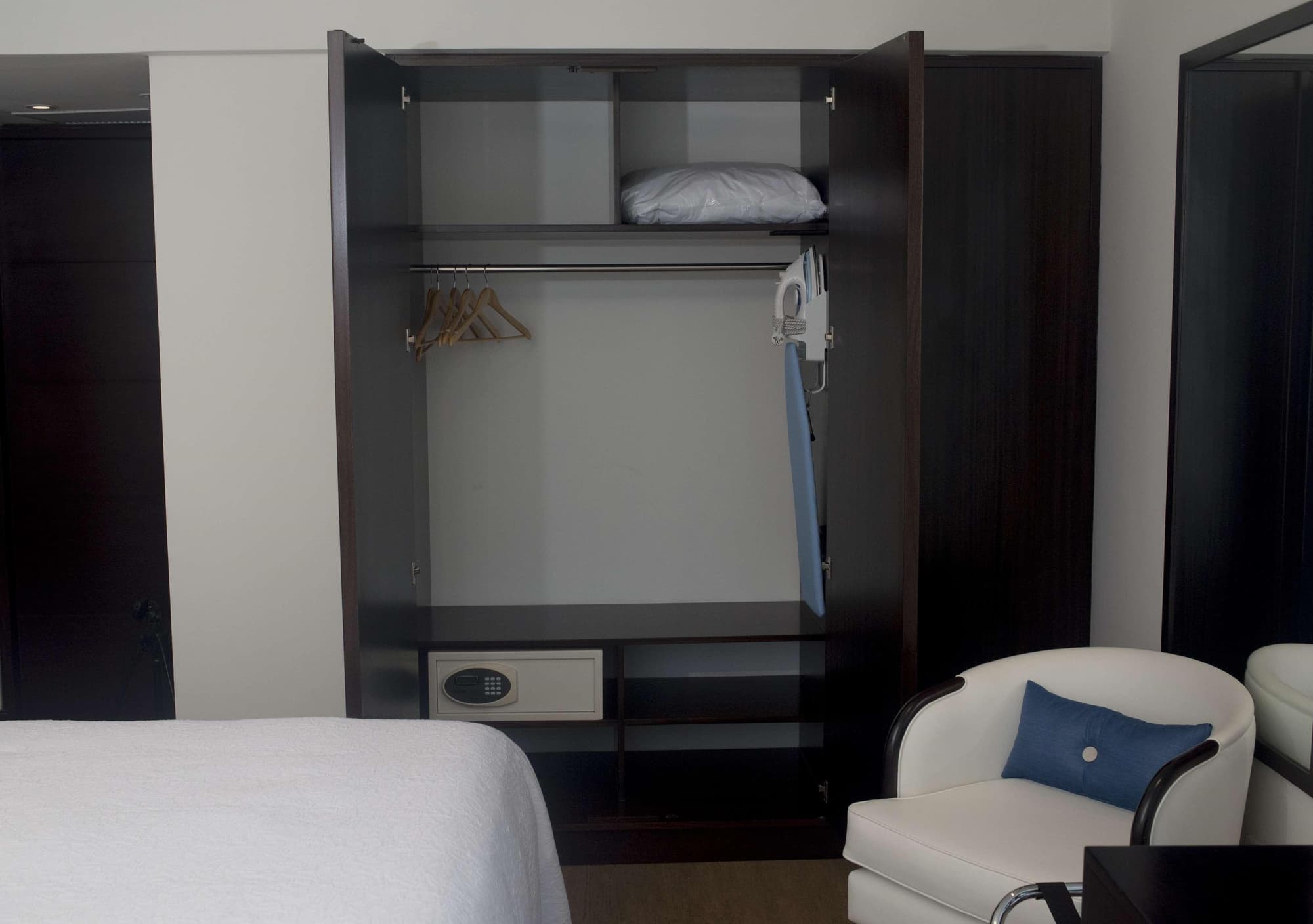 Hampton by Hilton Santa Cruz/Equipetrol, Bolivia, Room