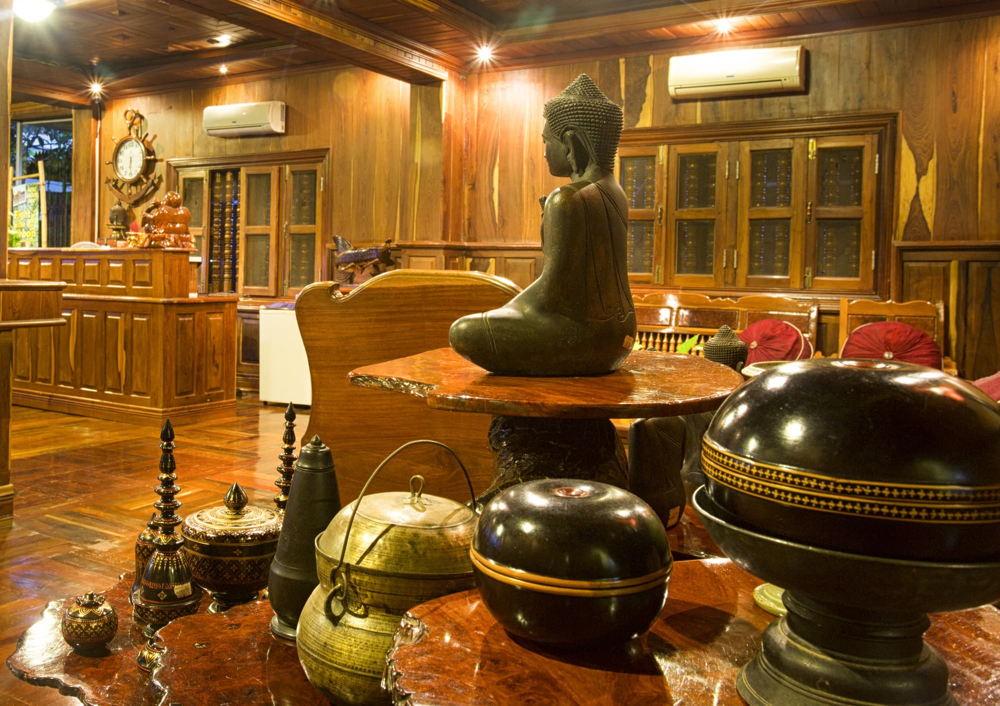 Hima Boutique, Lobby