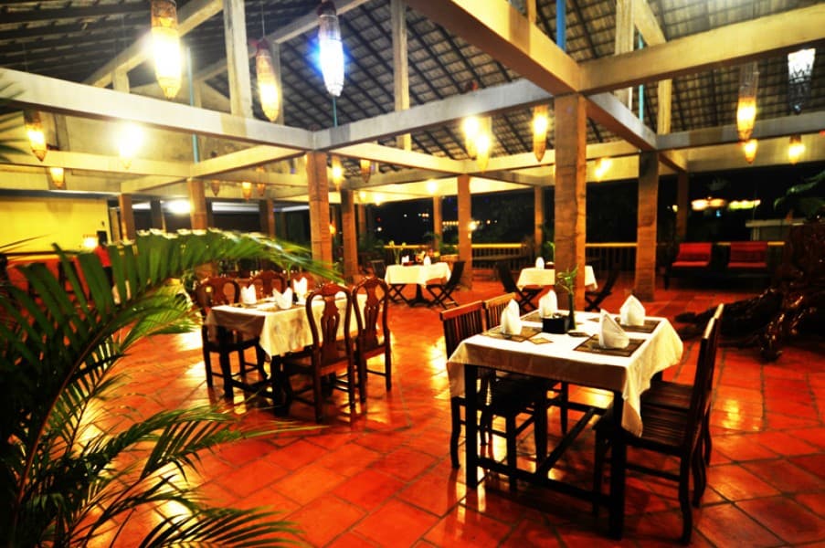 Hima Boutique, Restaurant