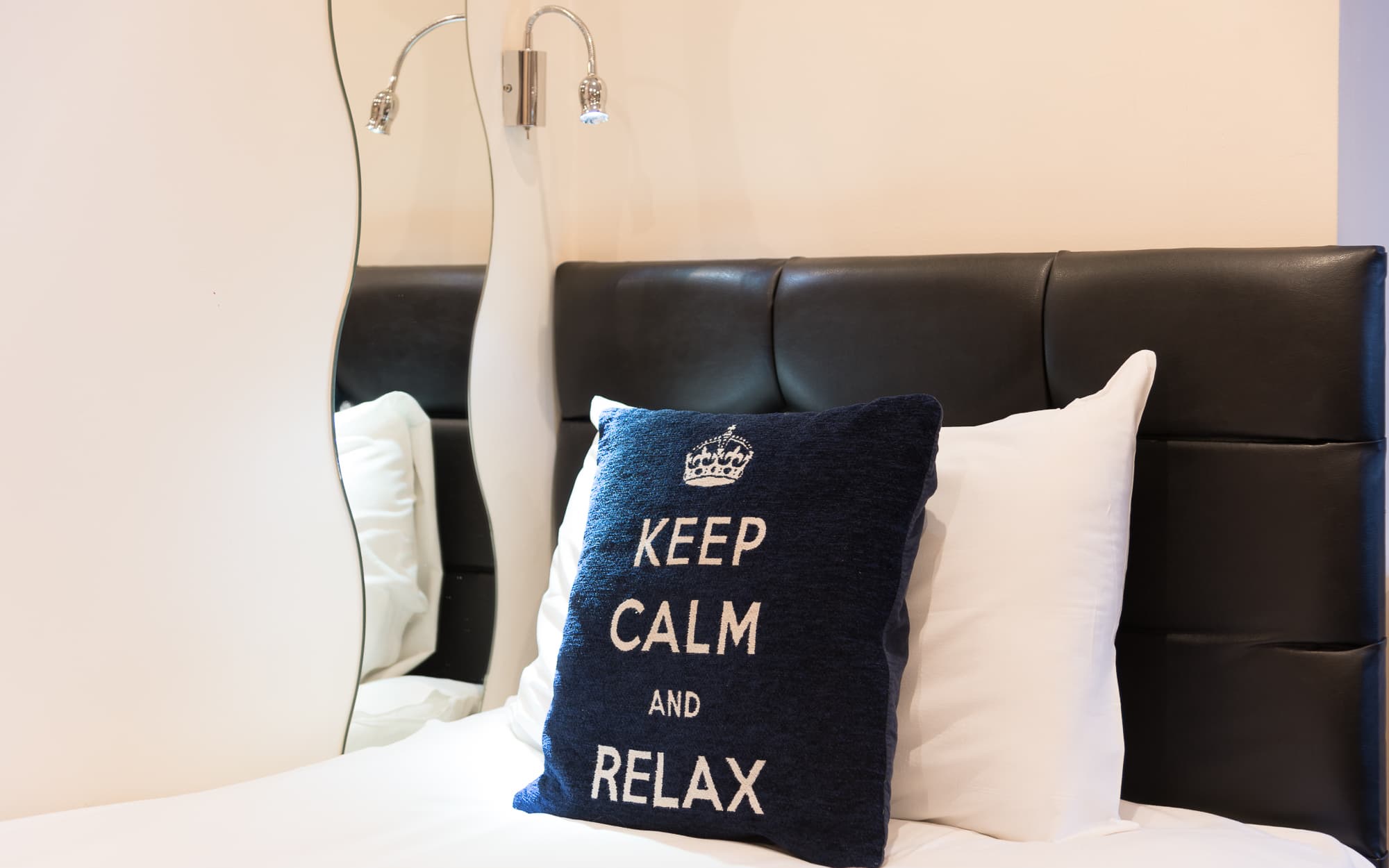 Saba Hotel London, Room