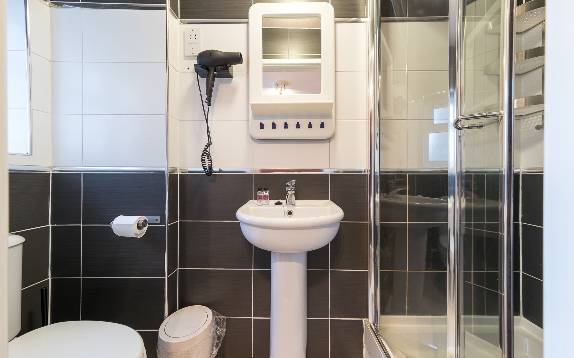 Saba Hotel London, Room