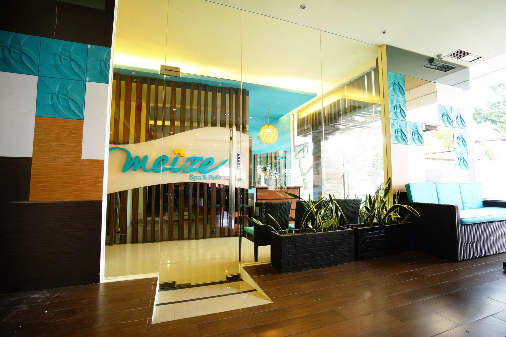 Meize Hotel Bandung, Sports and Entertainment