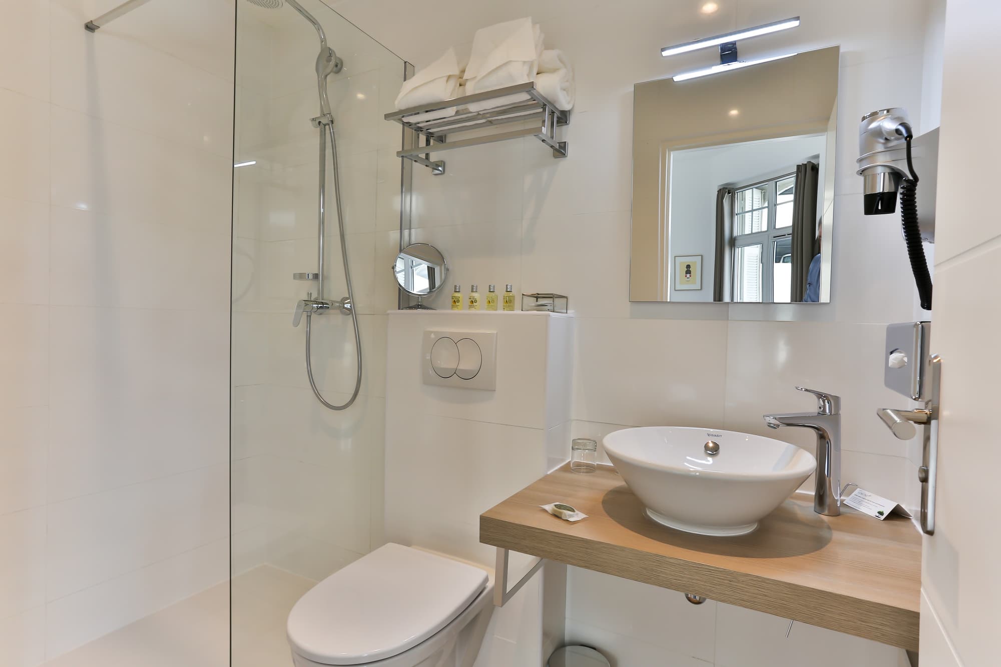 Yelo Belle Epoque powered by Sonder, Room