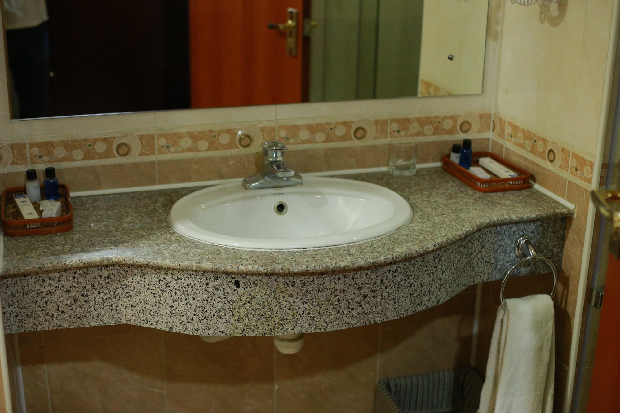 Asia Grand Hotel, Room