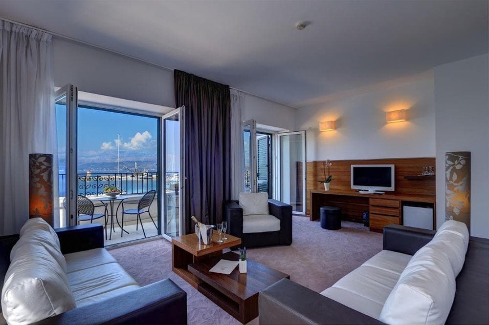 Lipa Hotel, General view