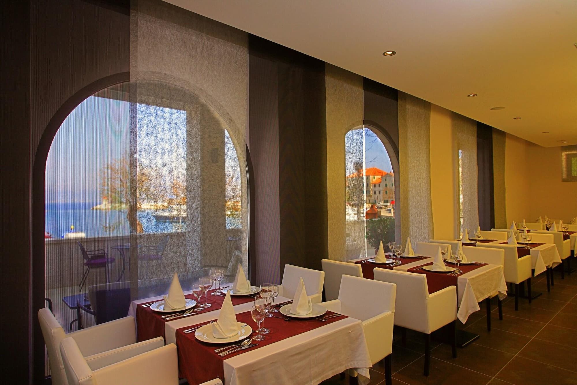 Lipa Hotel, Restaurant