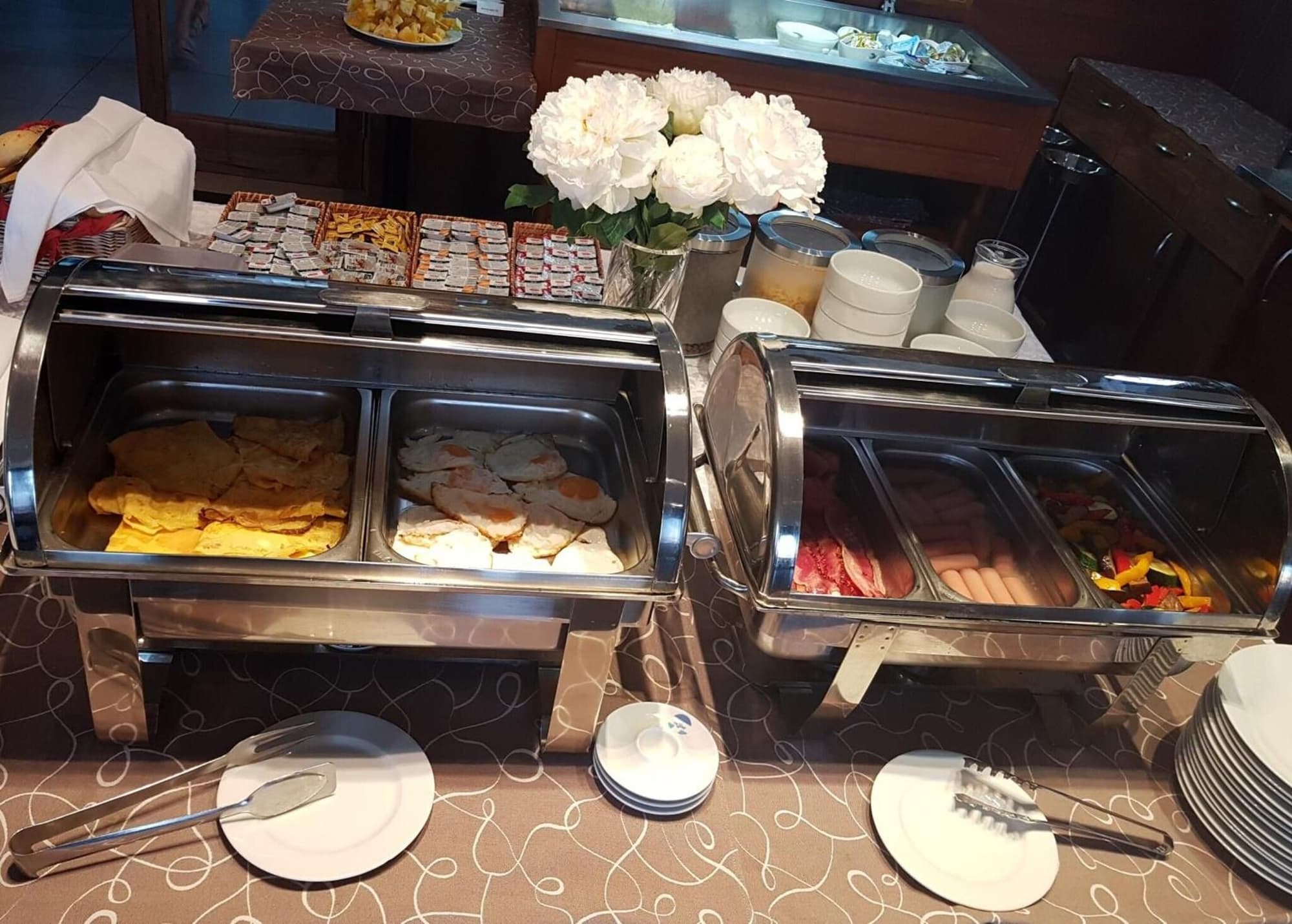 Lipa Hotel, Restaurant