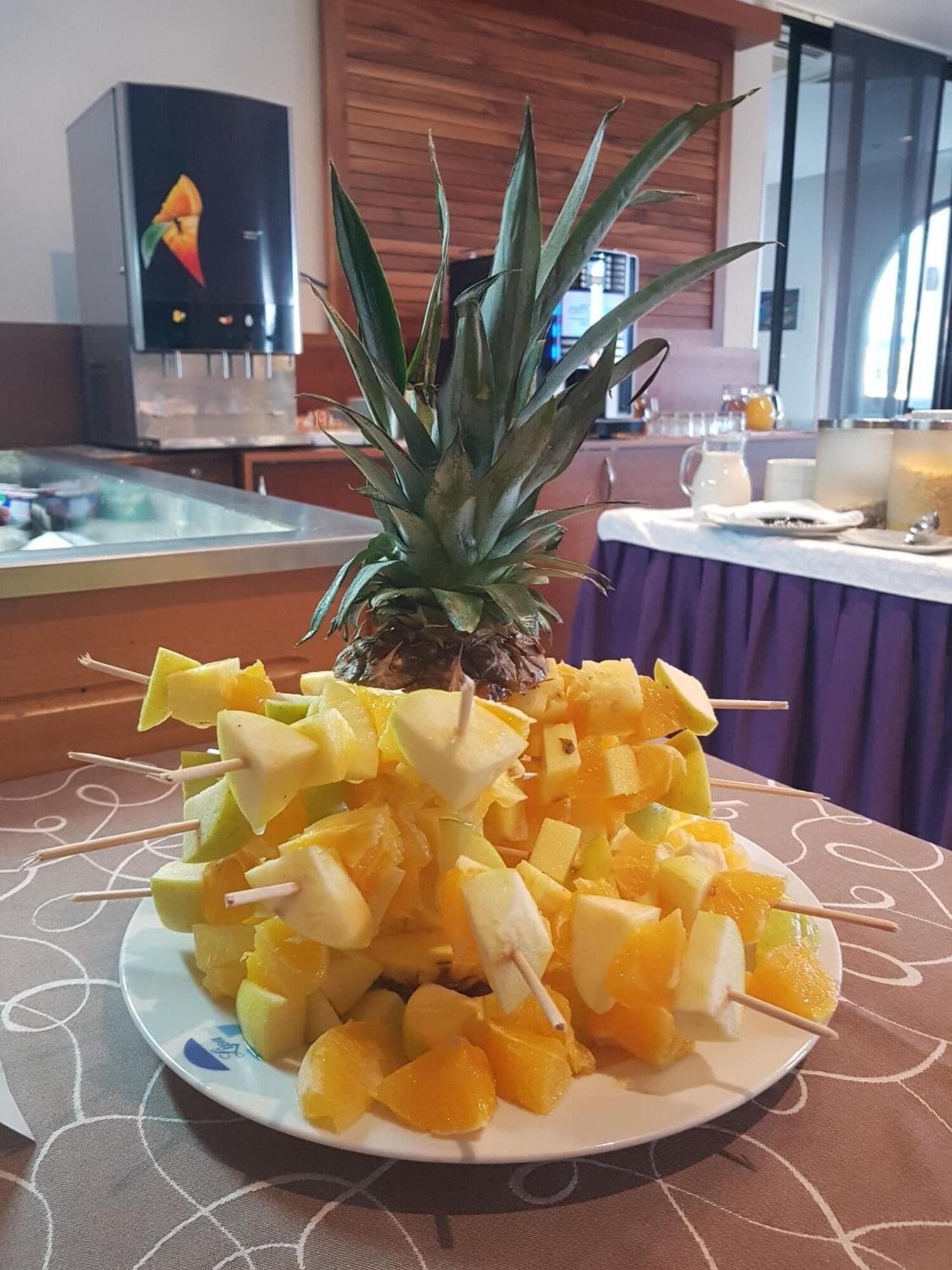 Lipa Hotel, Restaurant